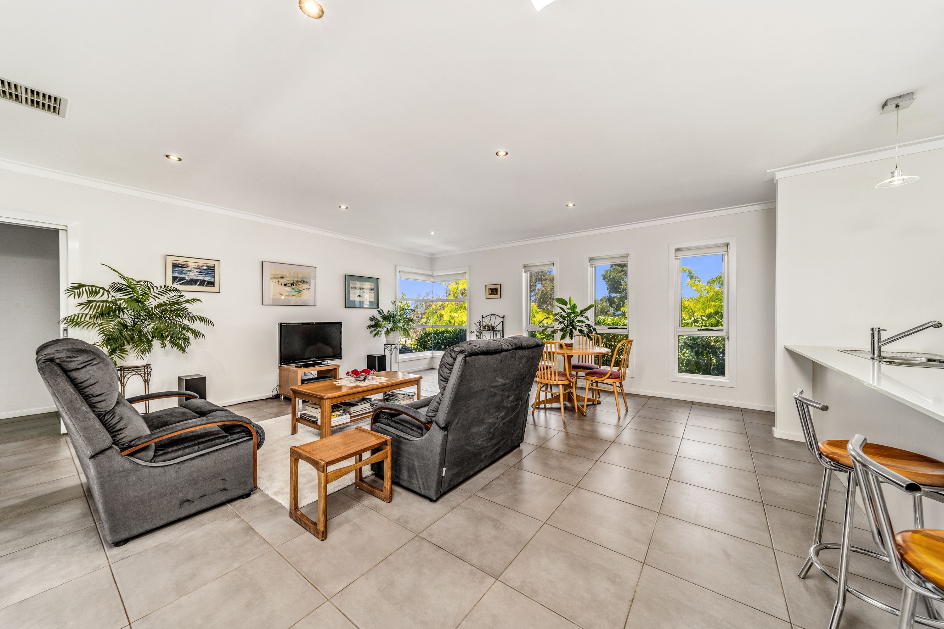 2 Cooley Crescent, Casey, ACT 2913