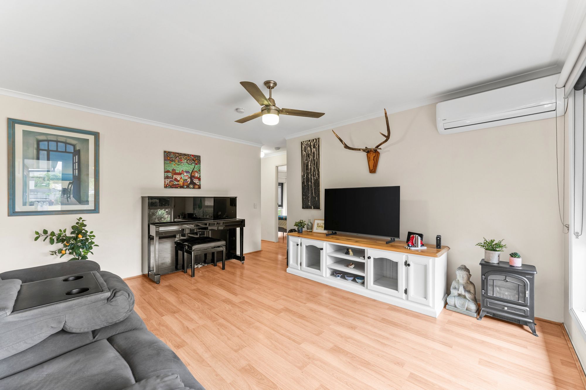 1/24 Broadway Drive — photo 4 of 22