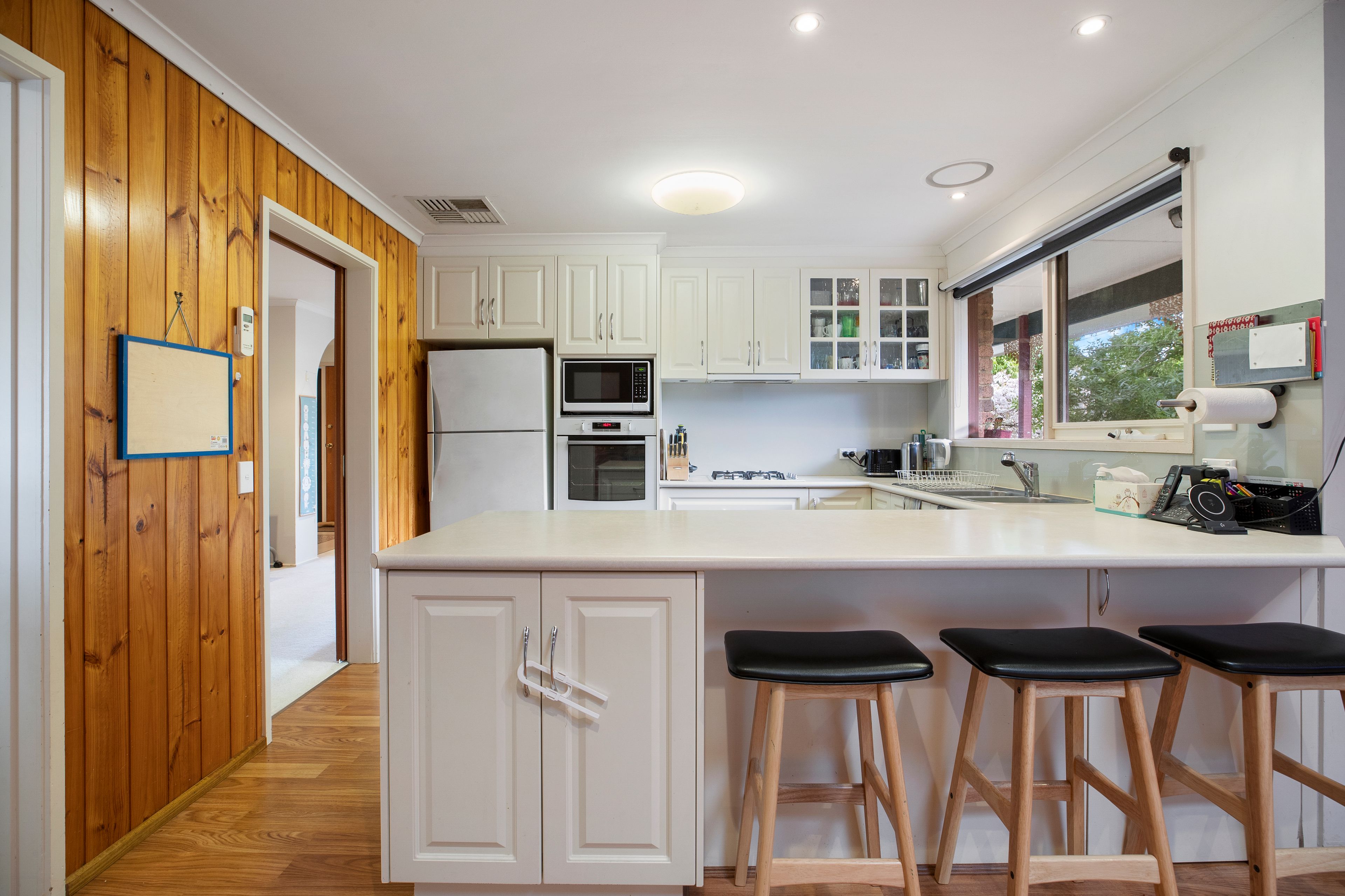 1 Rickards Avenue, Knoxfield, VIC 3180