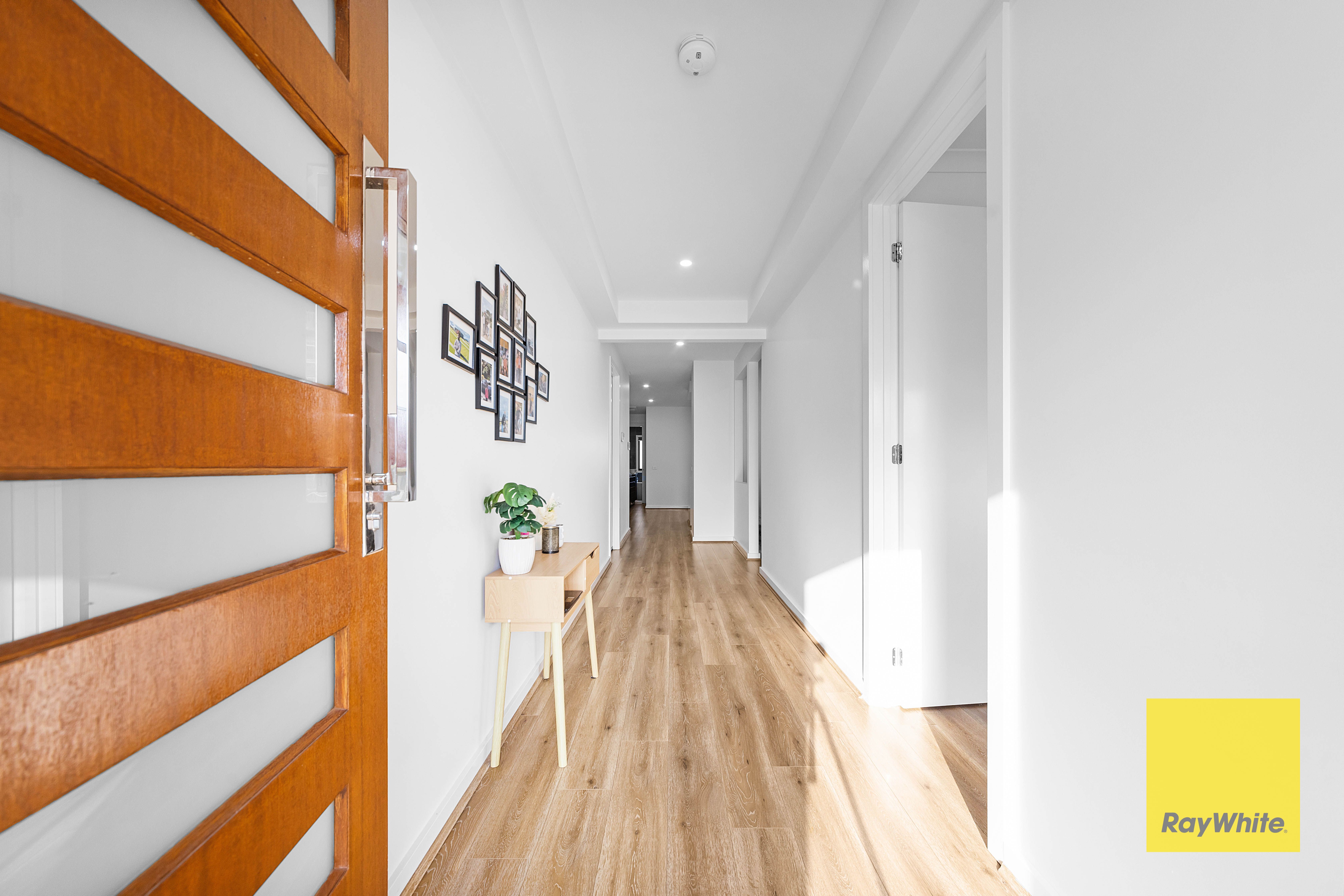 6 Sparrowhawk Crescent, DEANSIDE, VIC 3336