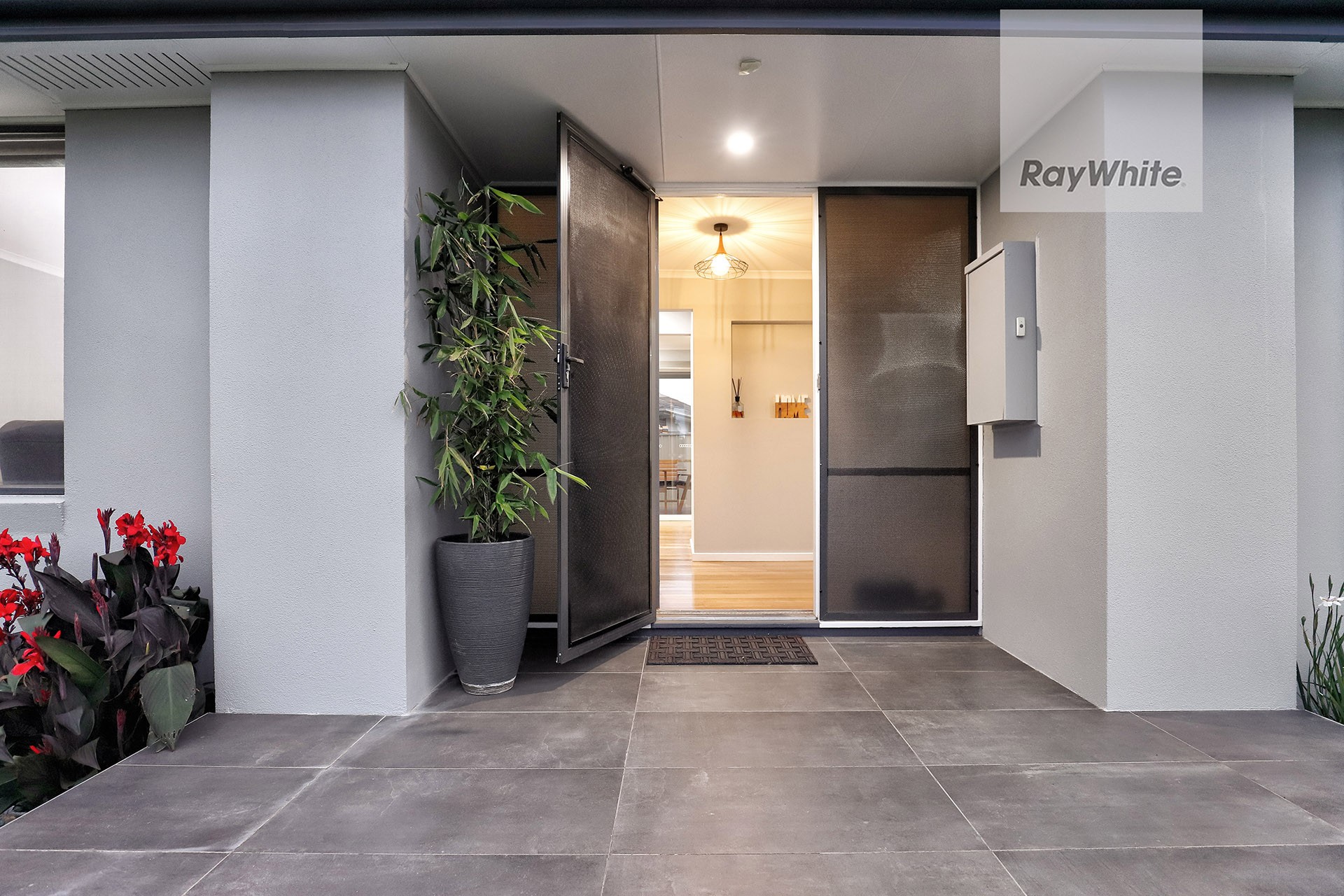 14 Mayfair Close, Gladstone Park, VIC 3043