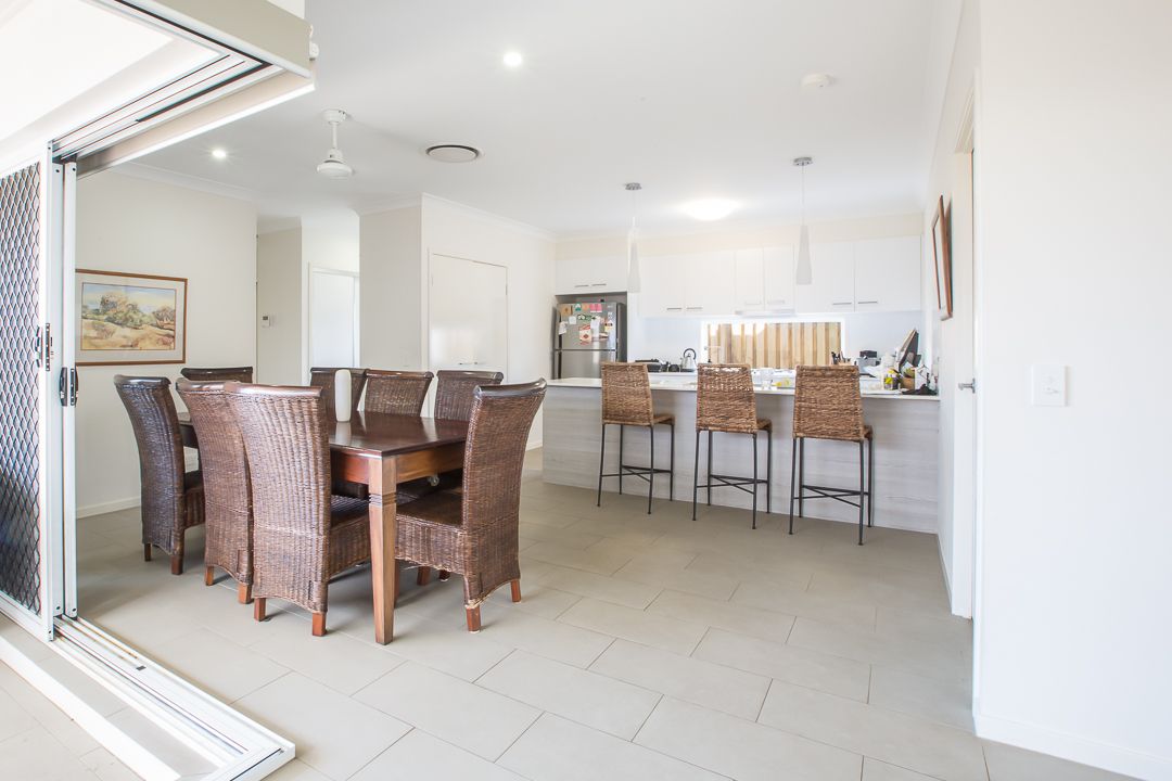 12 Halyard Crescent, Hope Island, QLD 4212