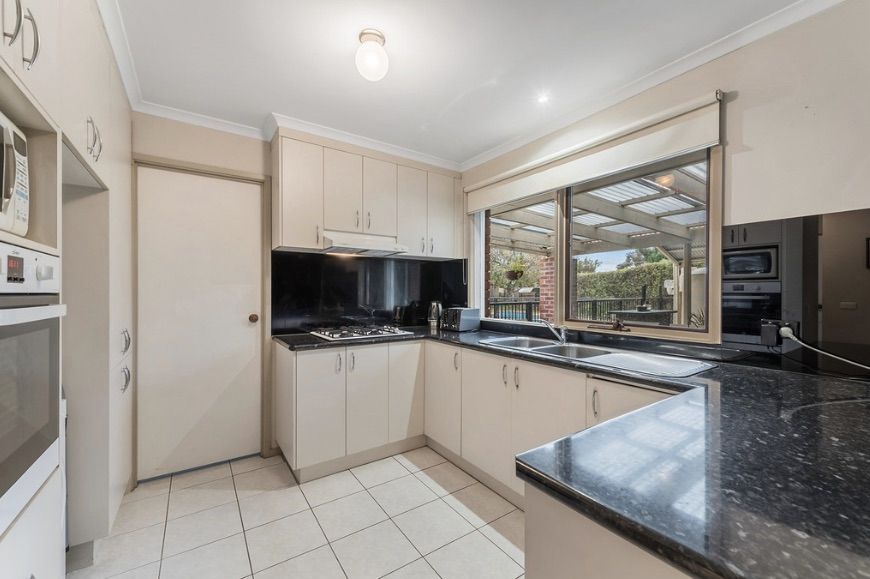 11 Finden Court, Craigieburn, VIC 3064