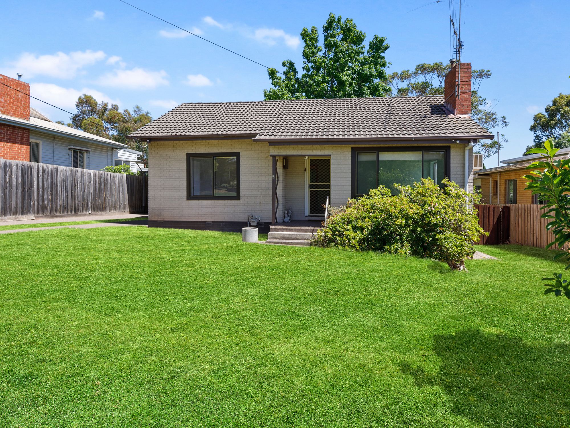 5 Loach Street, Seymour, VIC 3660