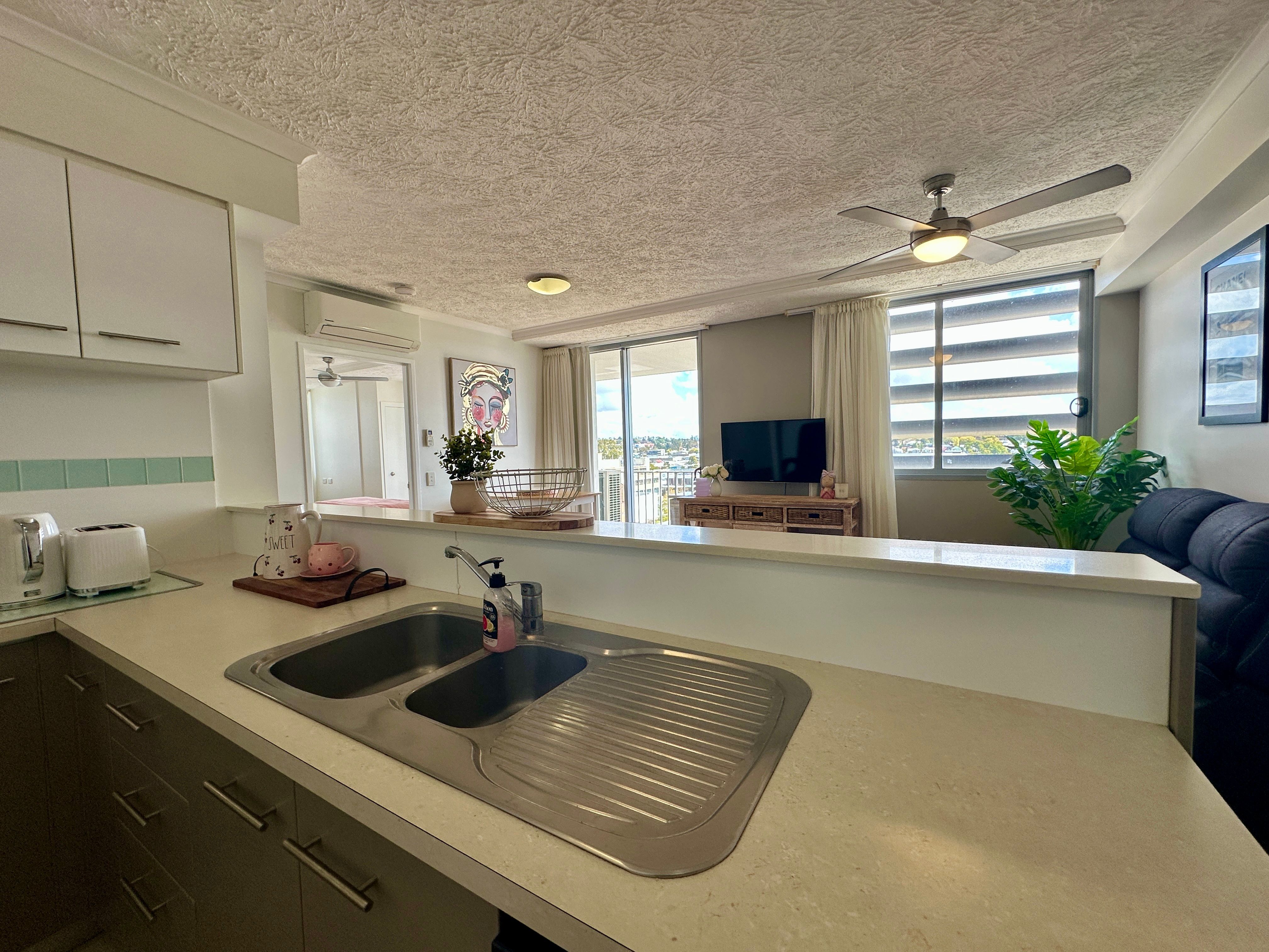 611/532-544 Ruthven Street — photo 5 of 17