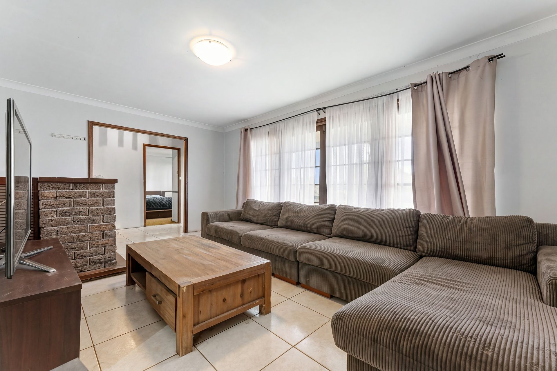 20 Huddleston Street — photo 3 of 18