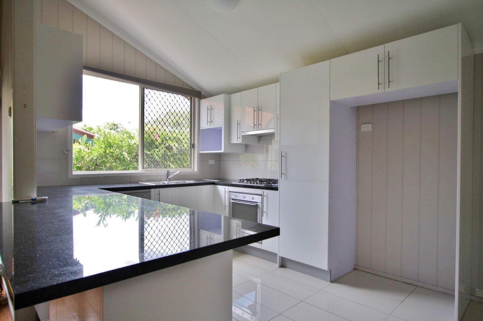 1/1105 Logan Road, Holland Park West, QLD 4121