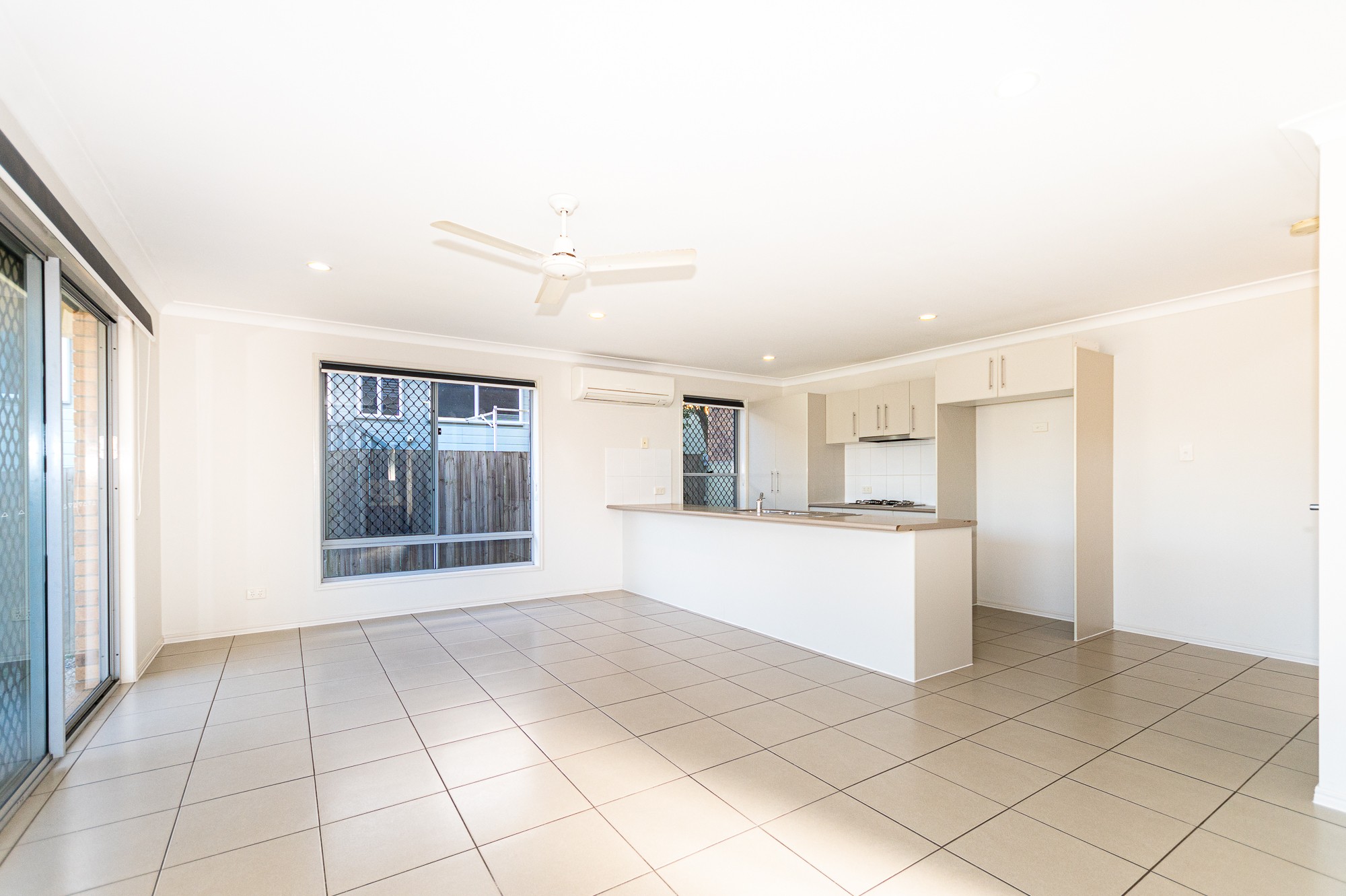 44 Lakes Entrance Drive, Springfield Lakes, QLD 4300