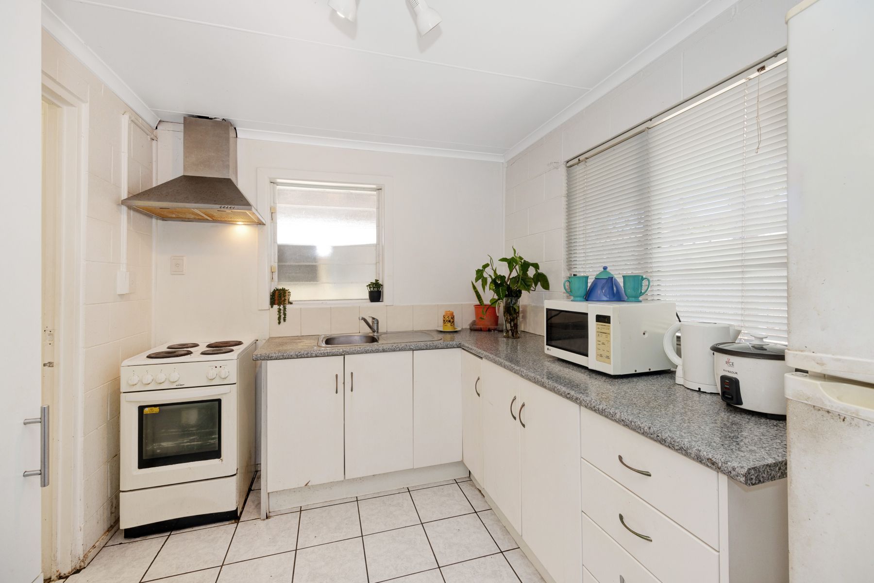 6 Corella Crescent — photo 9 of 12