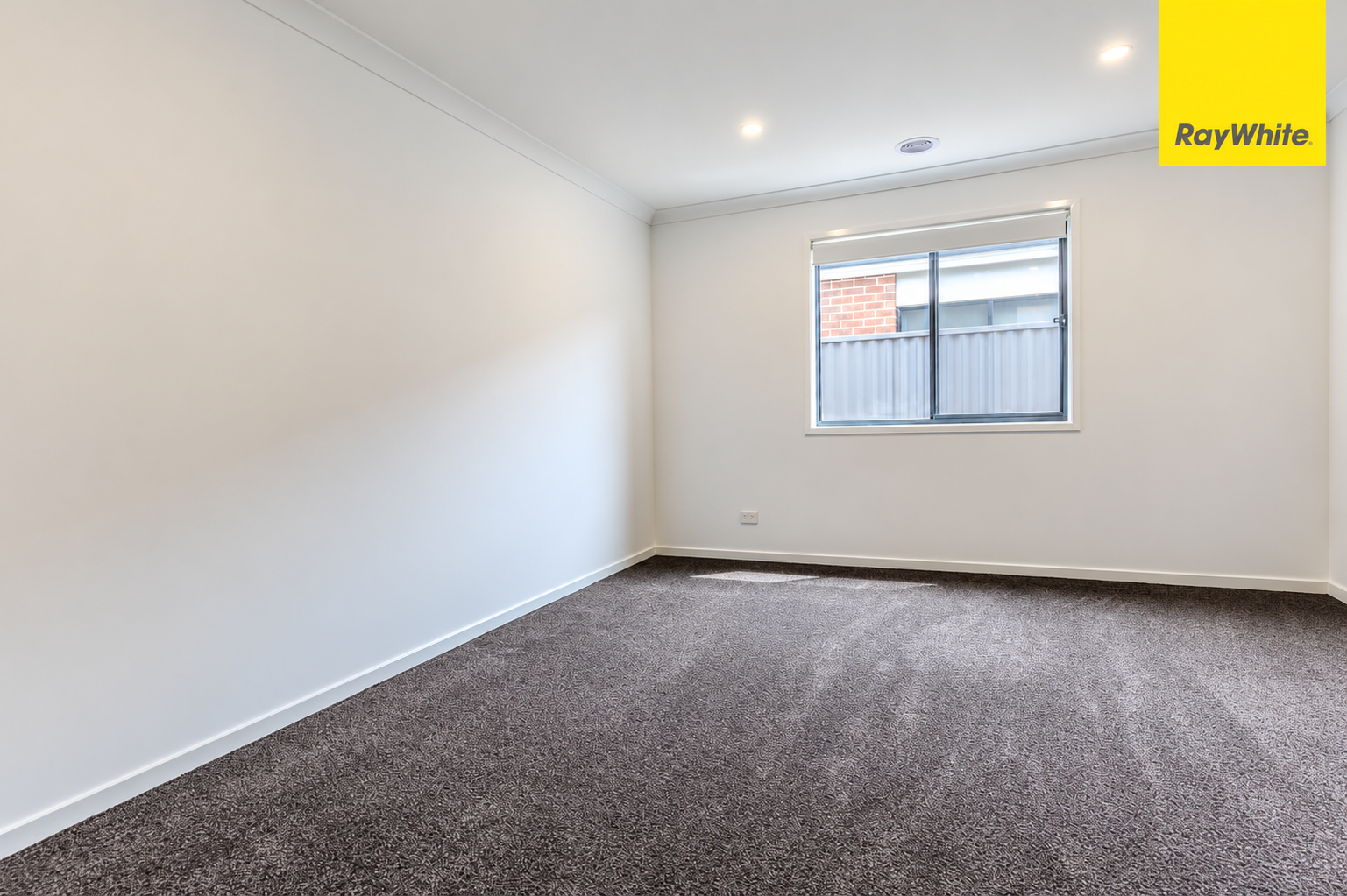 10 Avonmore Way, — photo 3 of 10