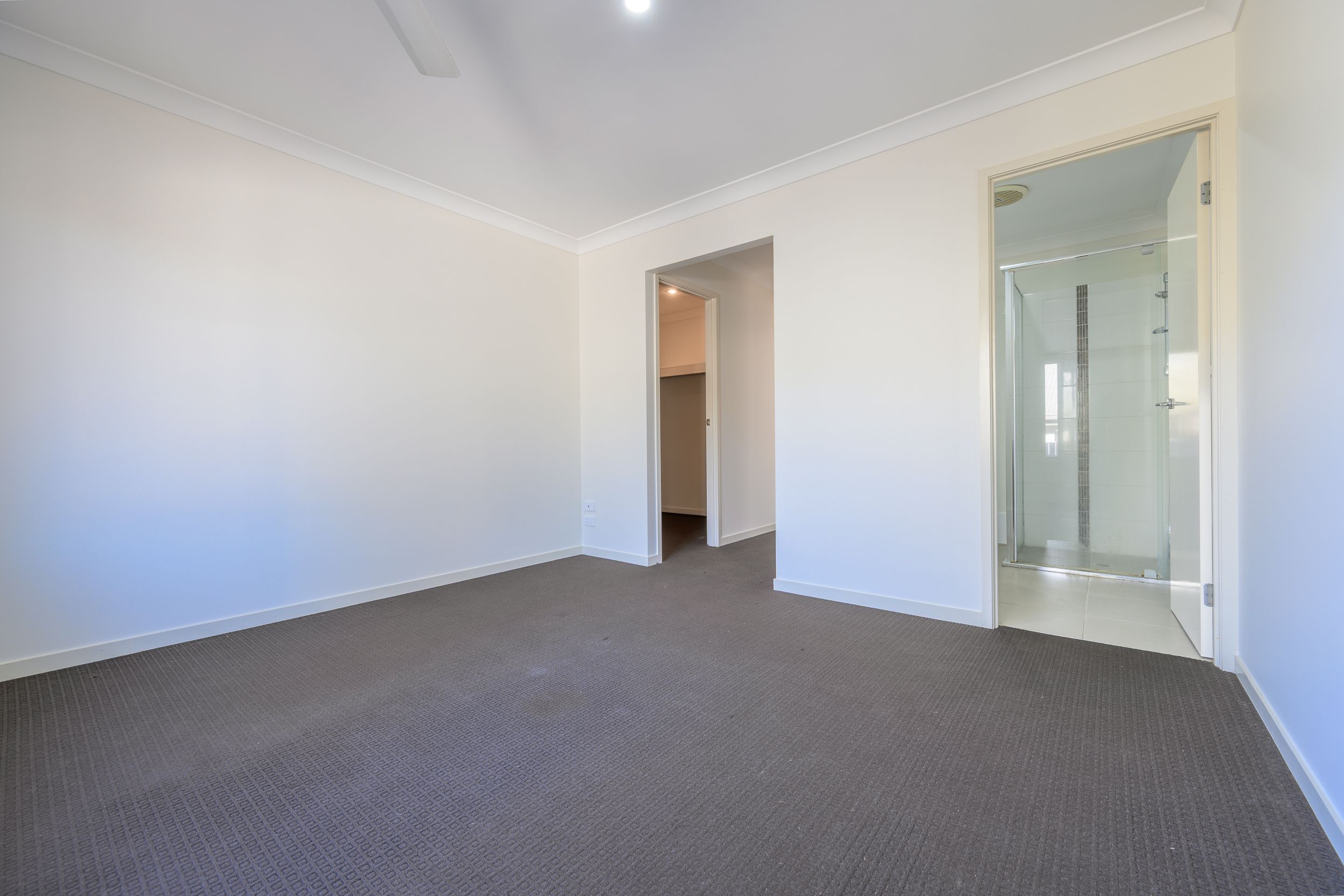 12 Iris Road — photo 13 of 26