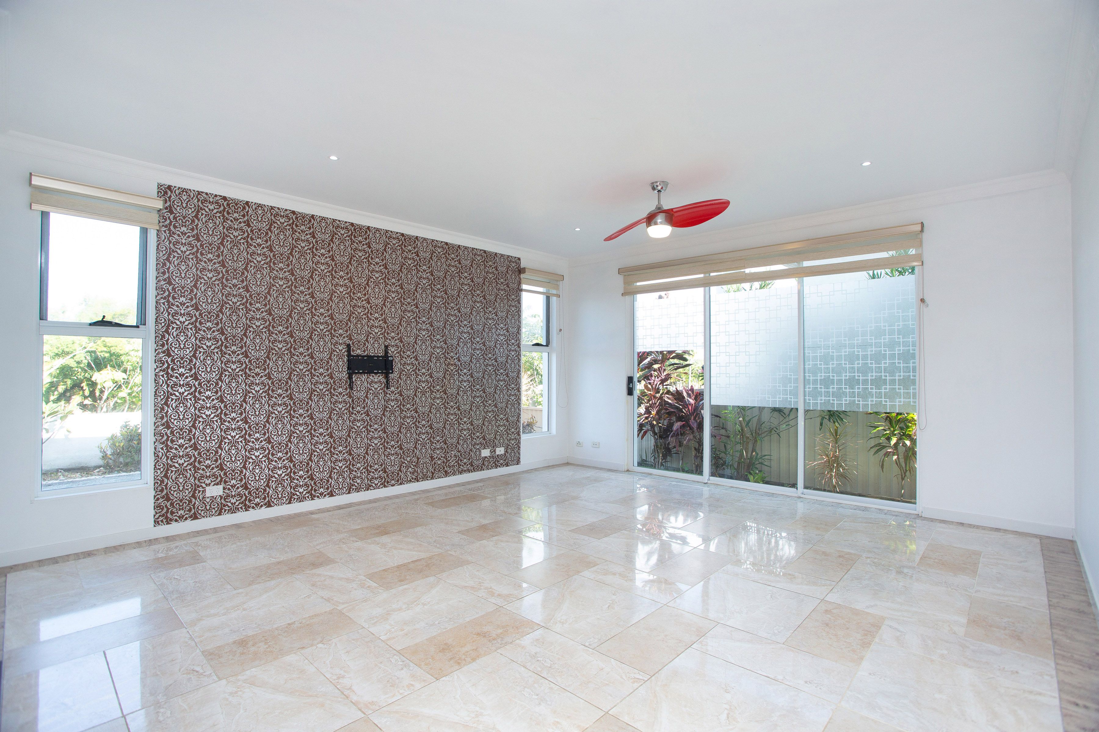 111 Benowa Road, Southport, QLD 4215