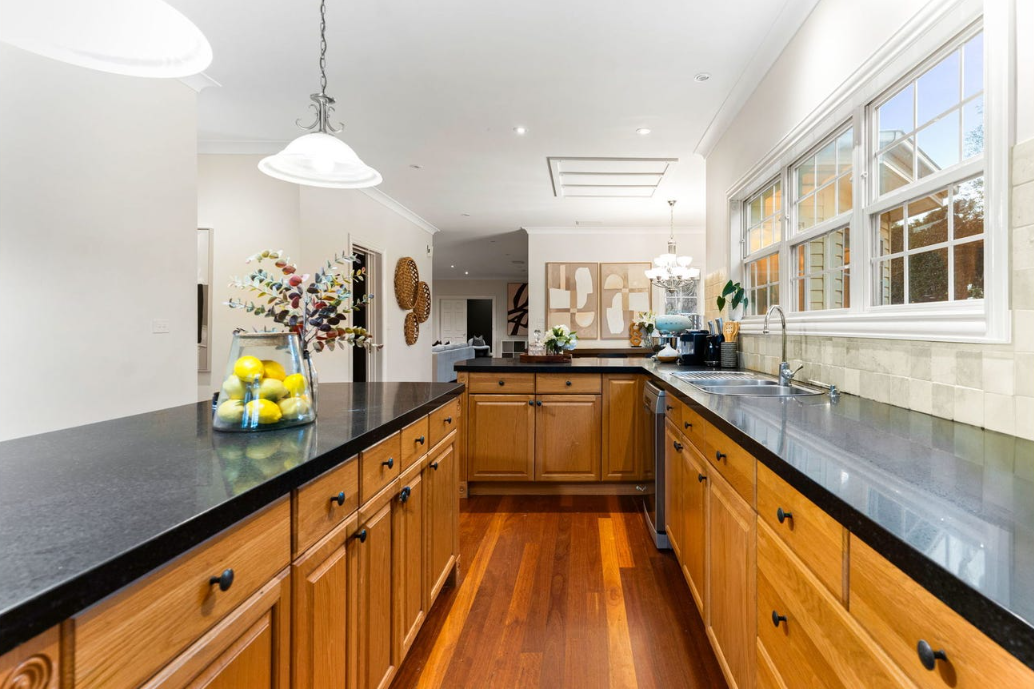 8 Watkins Grove — photo 3 of 24