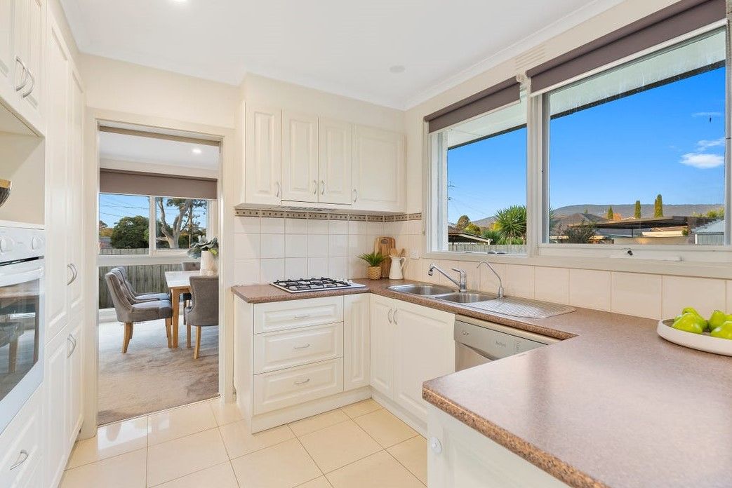 28 Lightwood Drive, Ferntree Gully, VIC 3156