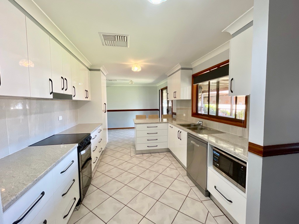 72 Forbes Road, Parkes, NSW 2870