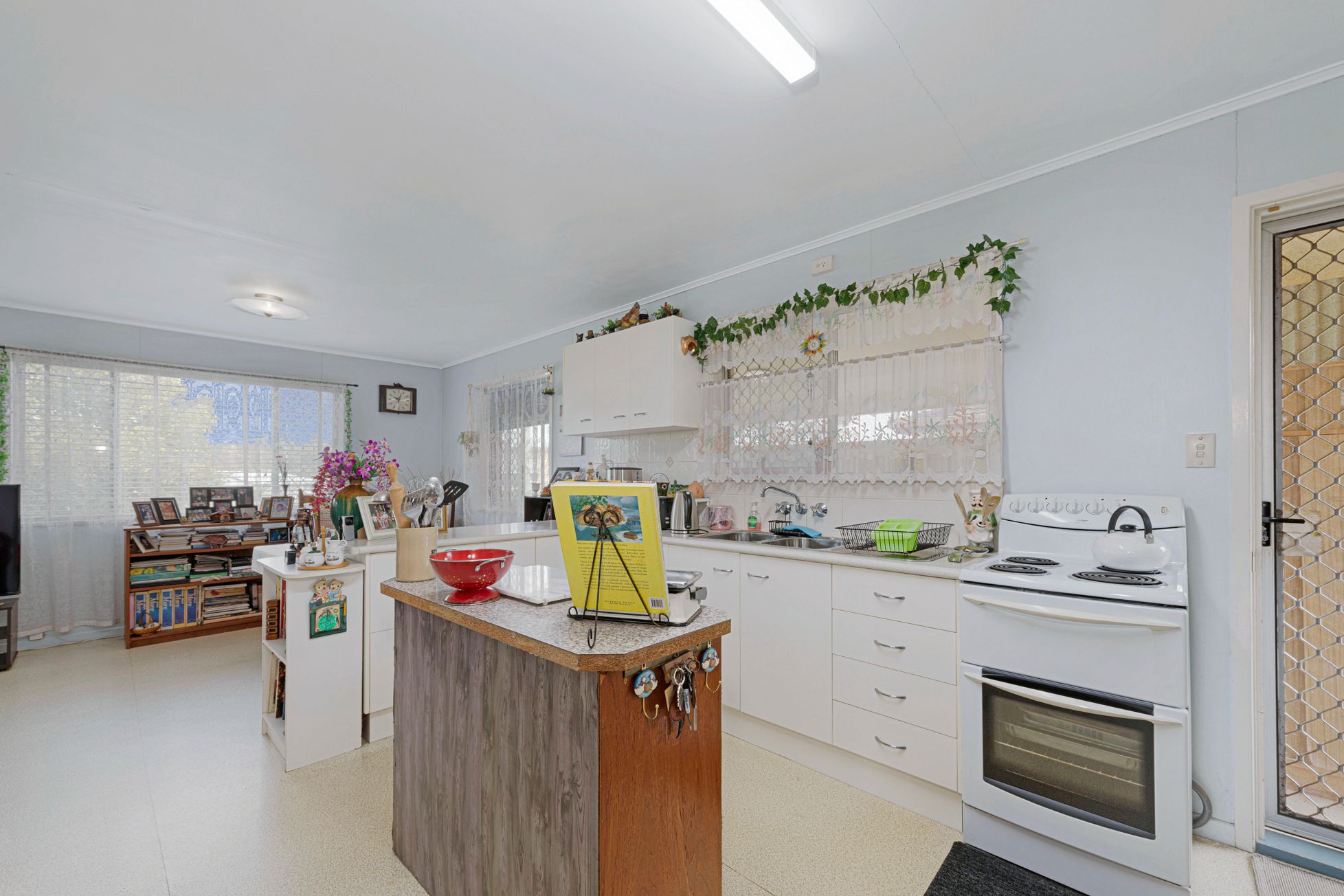 2 Fleming Street, Norville, QLD 4670