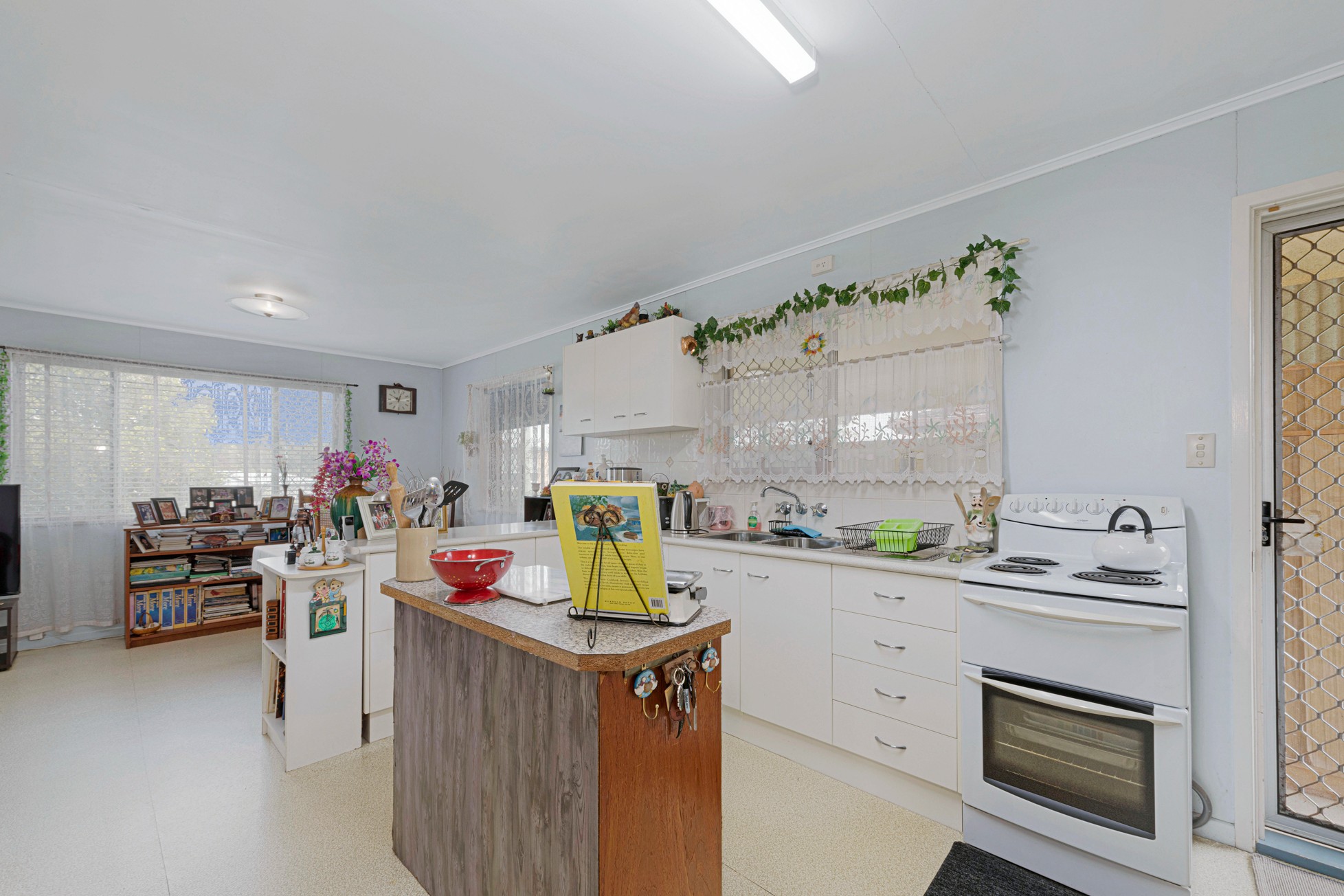 2 Fleming Street, Norville, QLD 4670