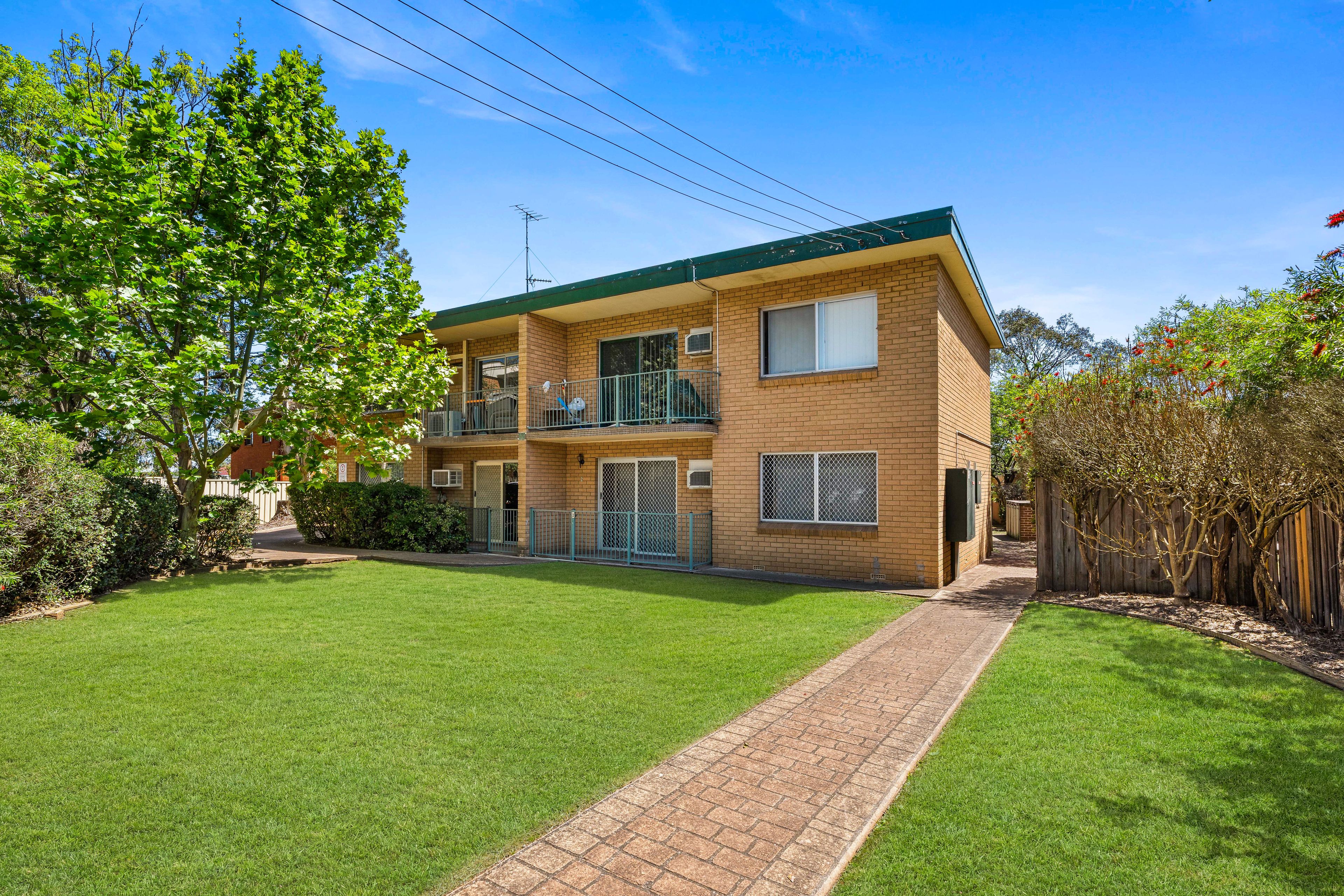 2/21 Castlereagh Street — photo from Ray White Glenmore Park