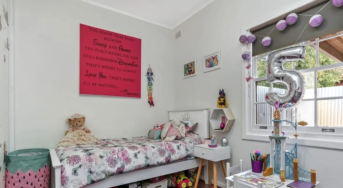 12 Bridport Street — photo 5 of 10