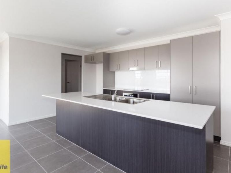28 Alexander Street, Walloon, QLD 4306