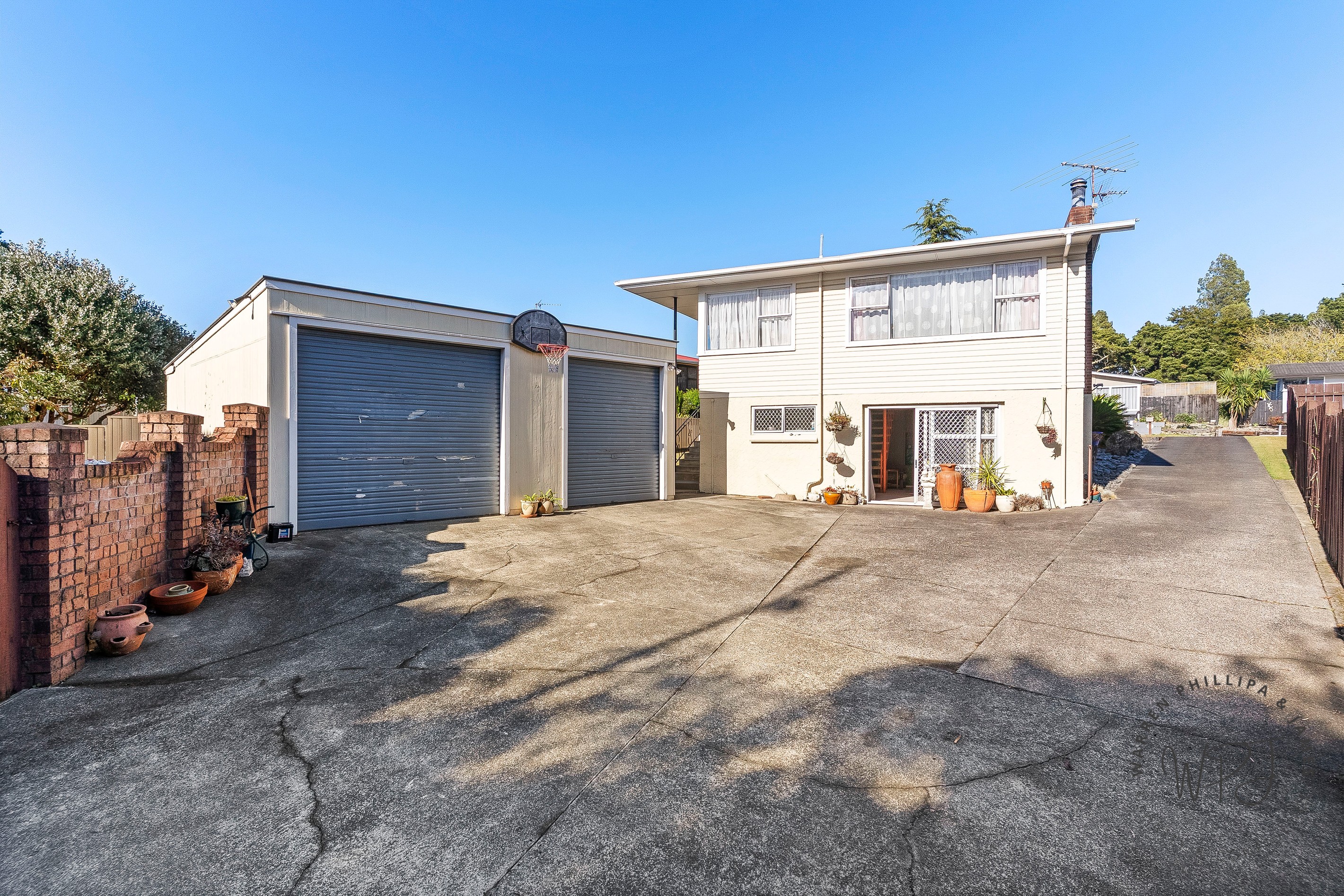 84 Lawrence Crescent, Hill Park, Manukau City