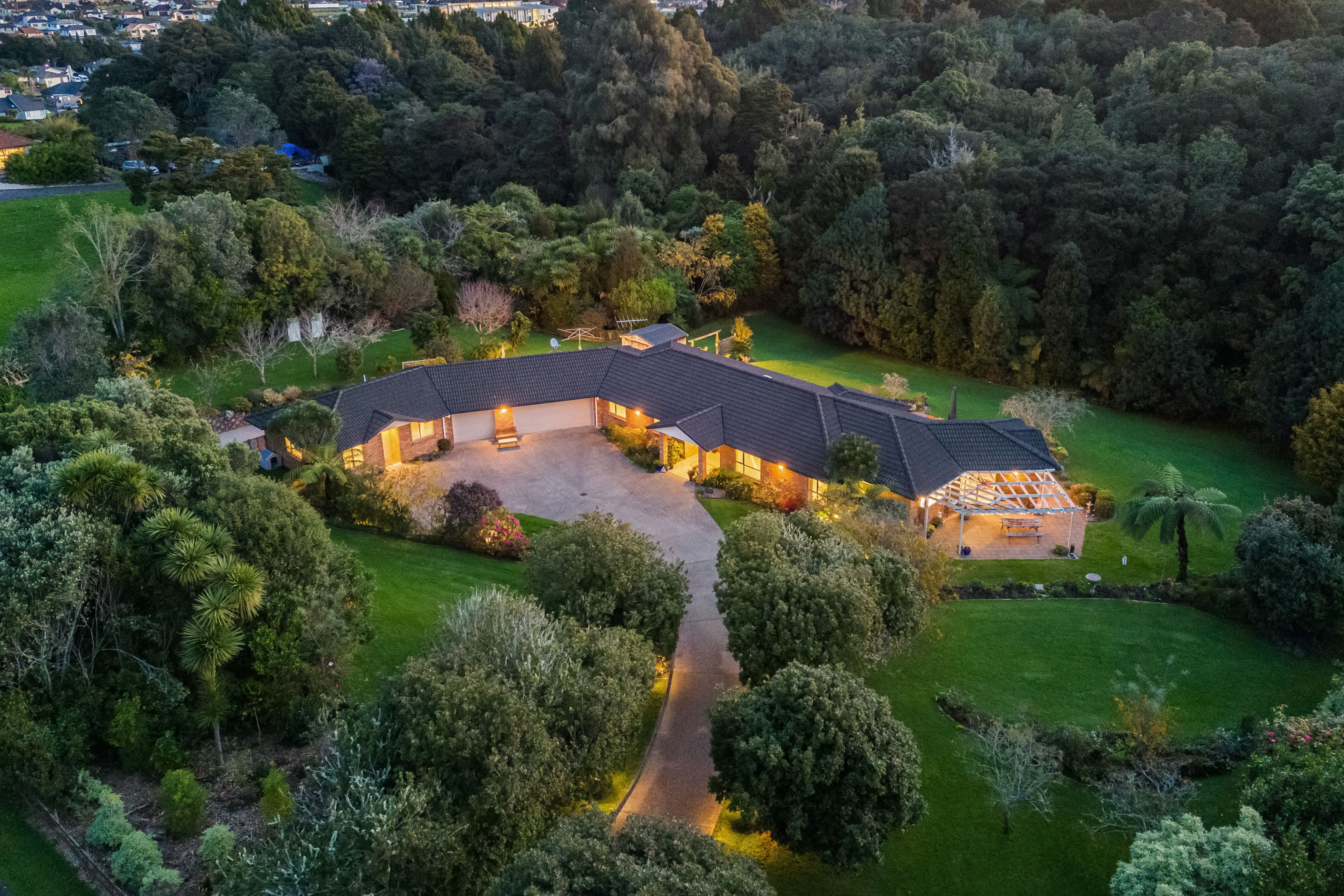 25 Kinnard Lane, Totara Park, Manukau City