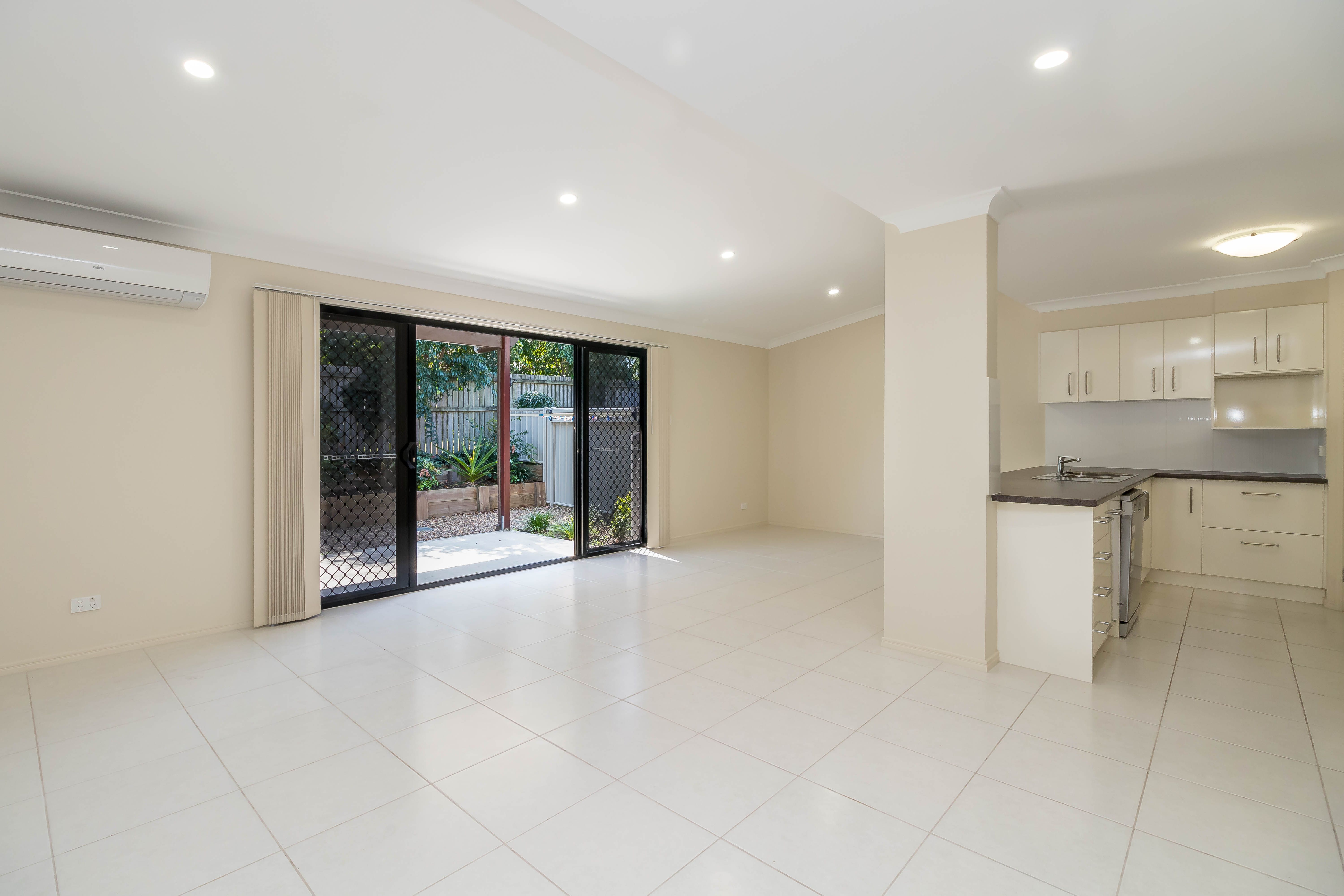 7/11 Mandi Court, Urraween, QLD 4655