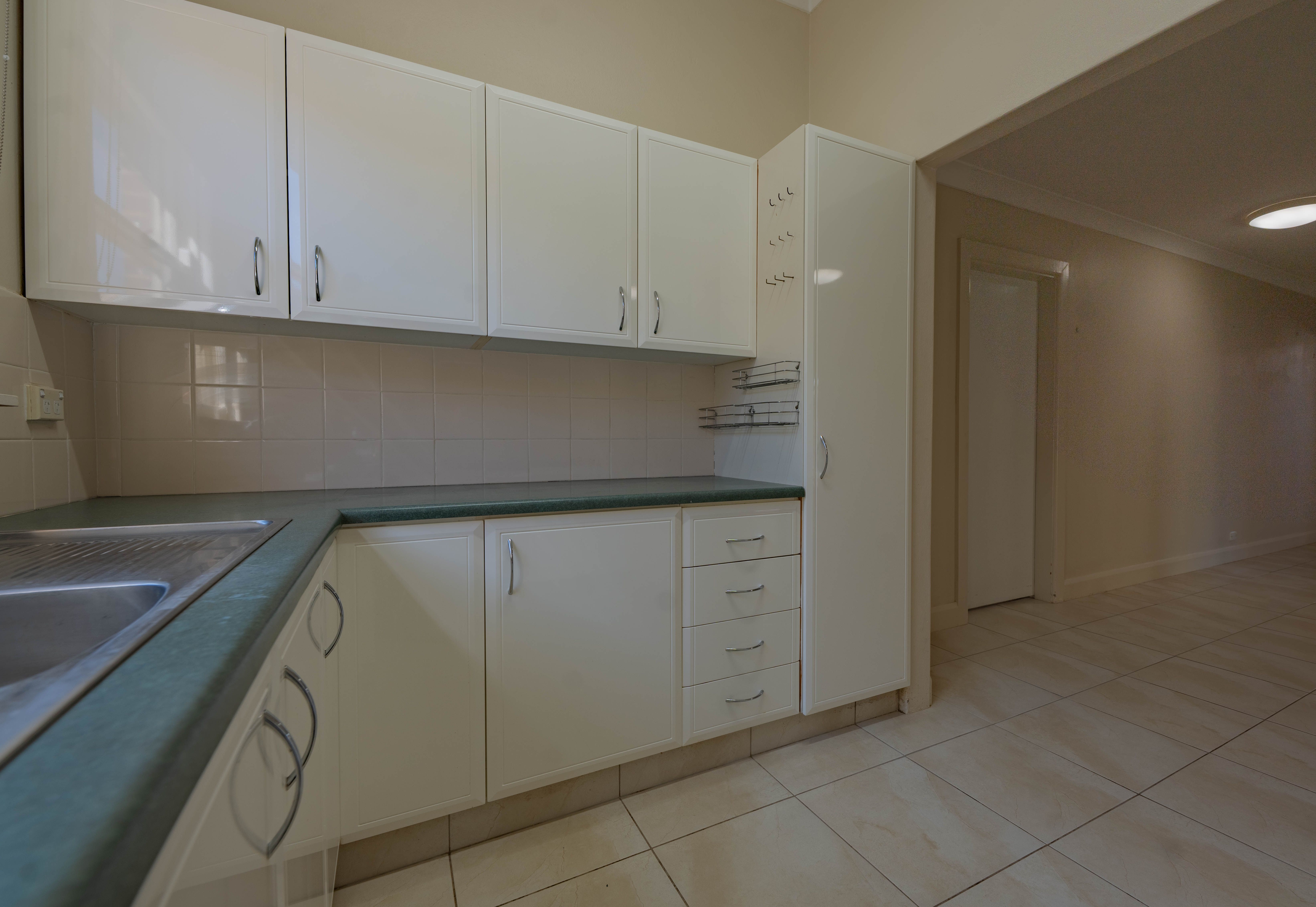 40 Kurrajong Street — photo 9 of 25
