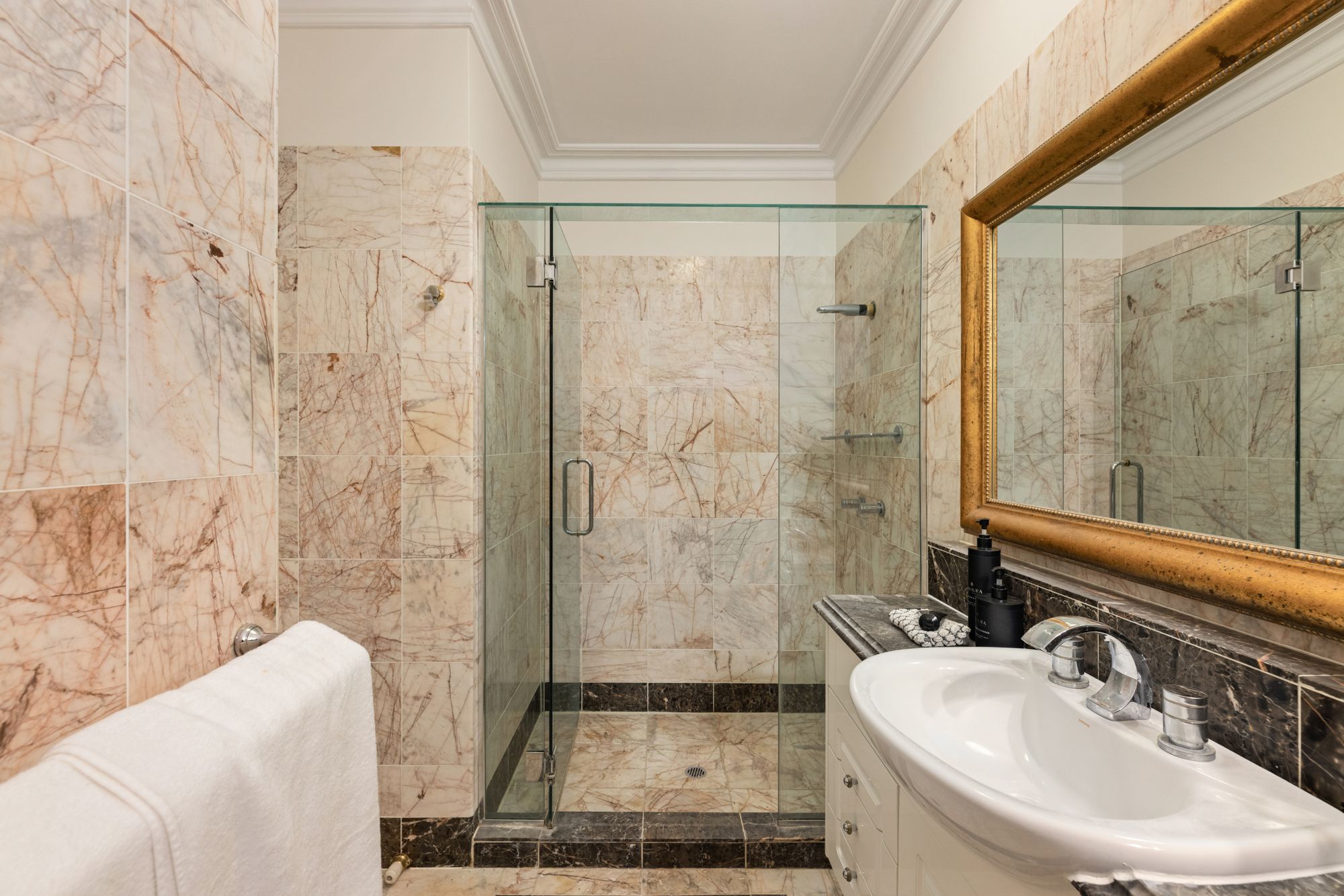 18/208 Adelaide Street — photo 8 of 15