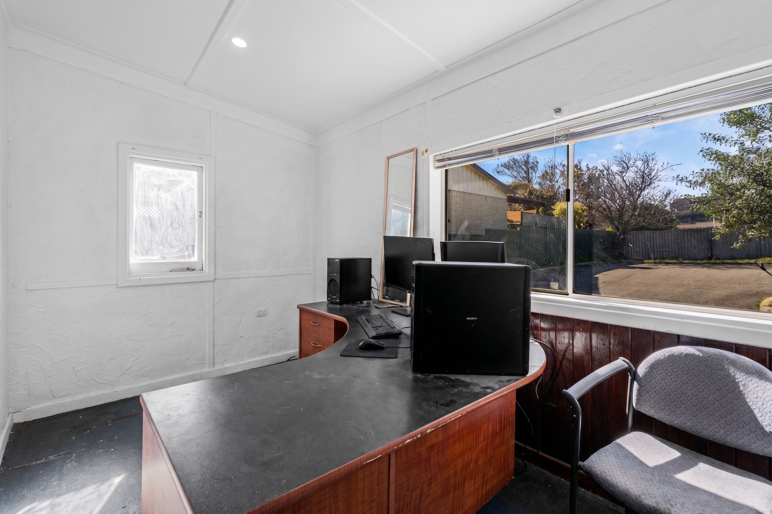 27 Fourth Road — photo 5 of 19