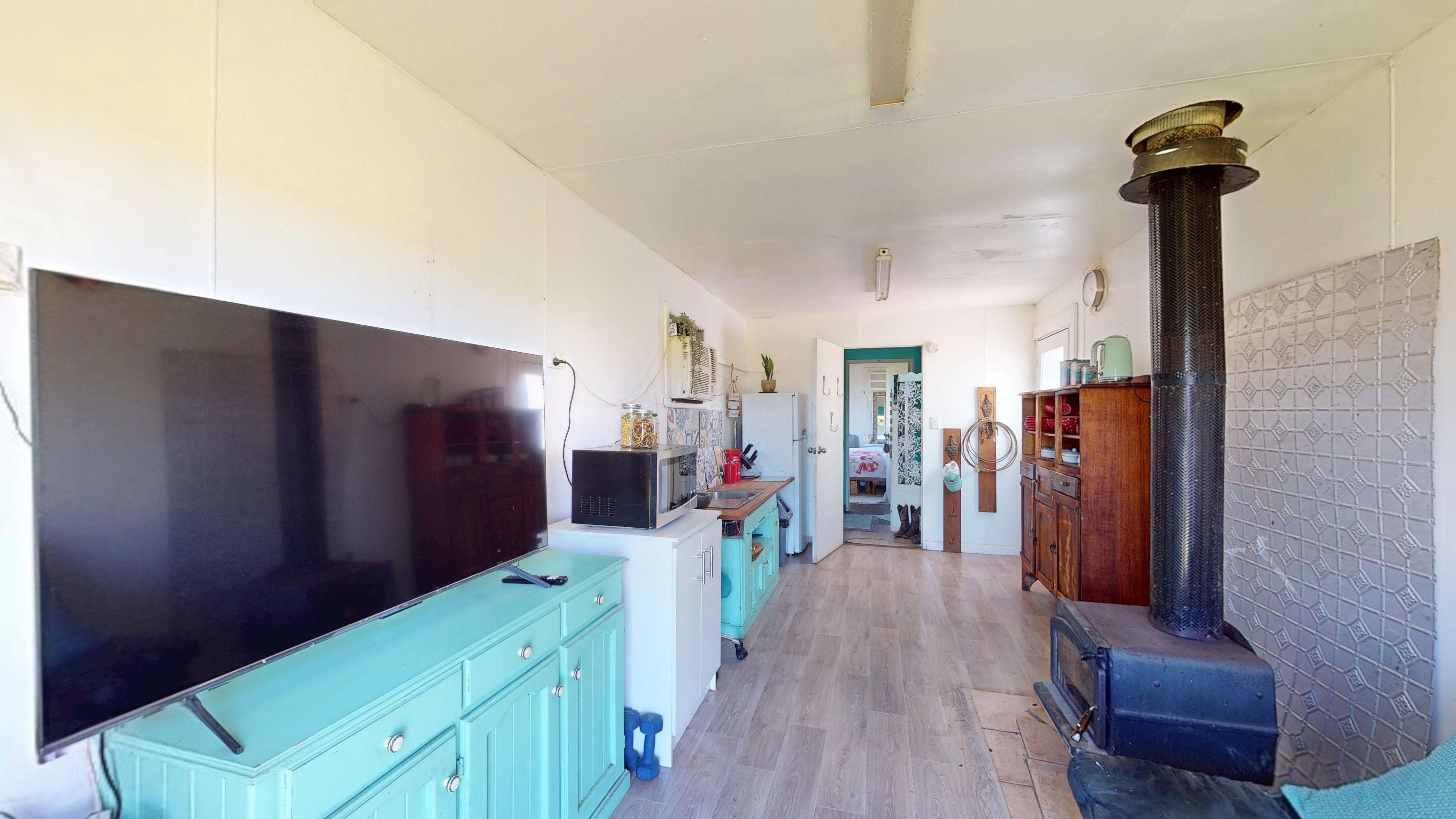 151 Minore Street — photo 4 of 11
