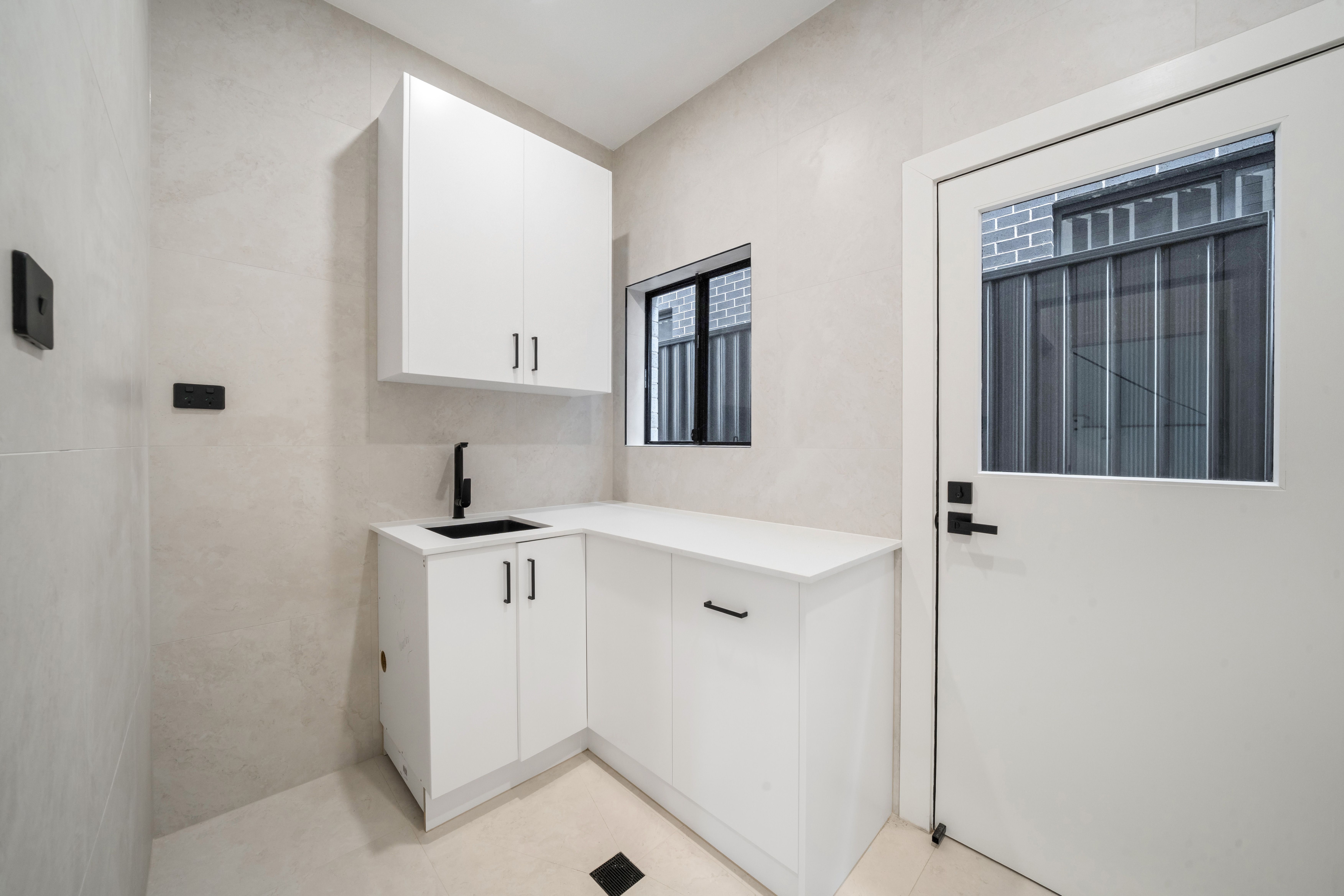 72 Oliveri Crescent — photo 11 of 19