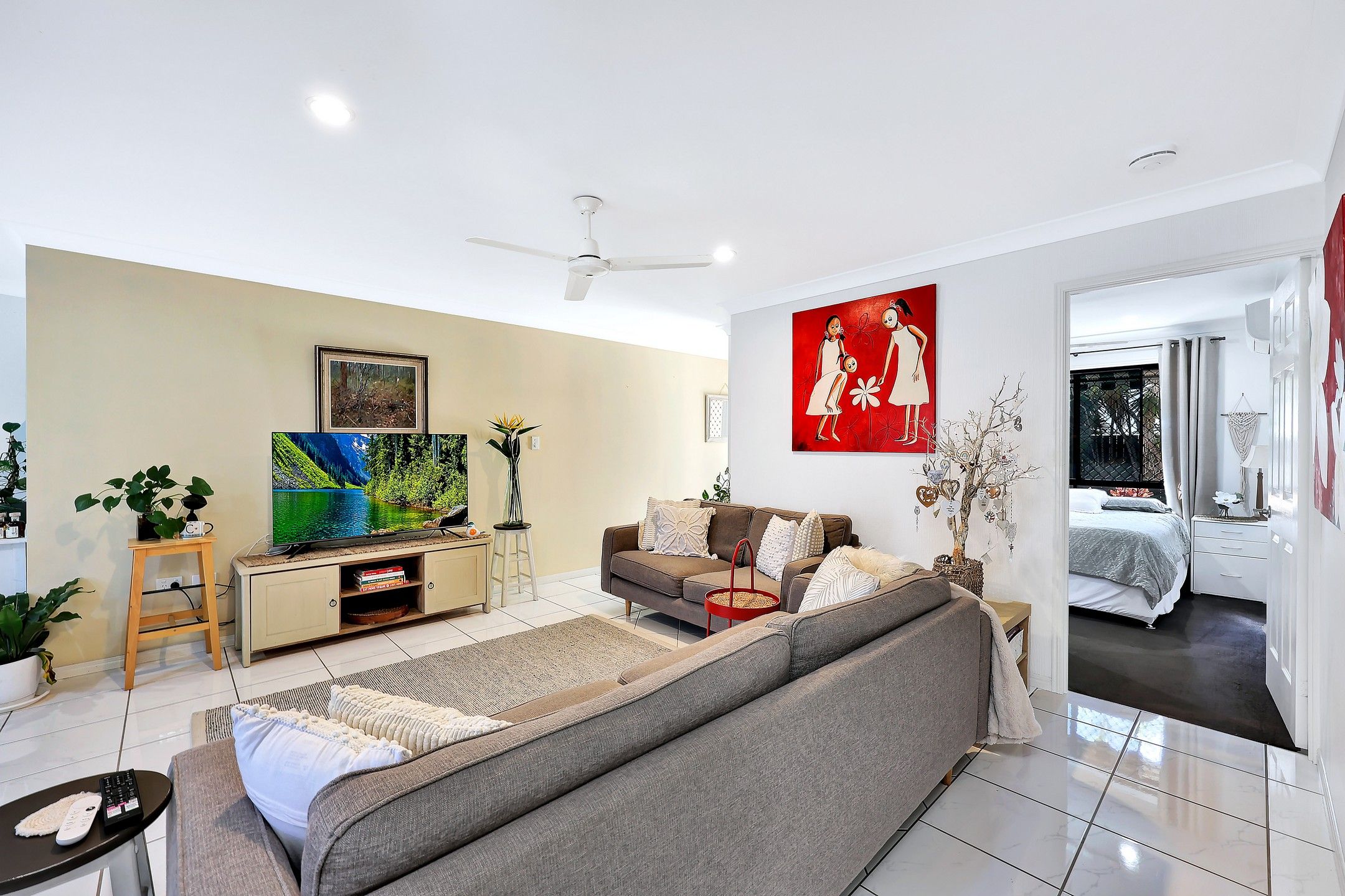 1/4A Hillvue Crescent — photo 8 of 28