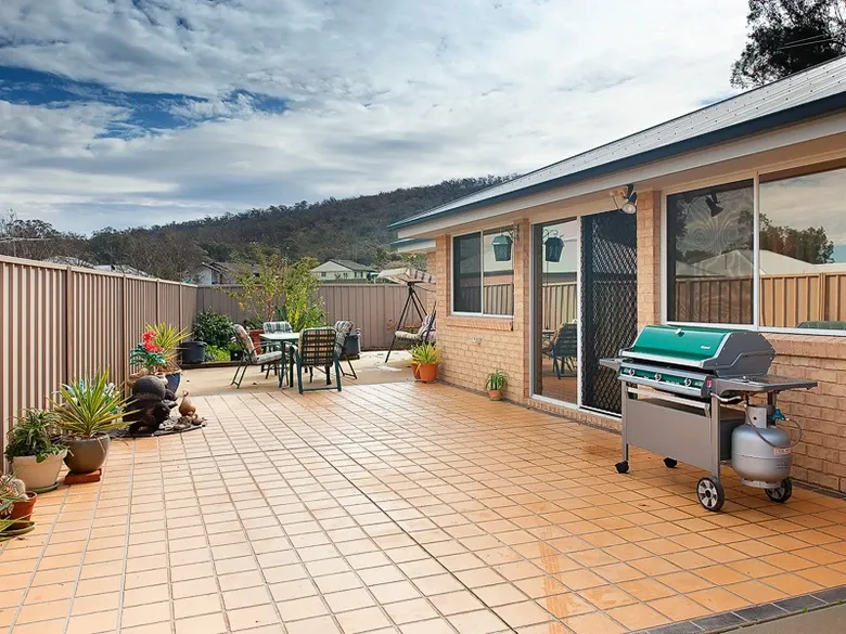 23 Kurrajong Crescent — photo 10 of 10