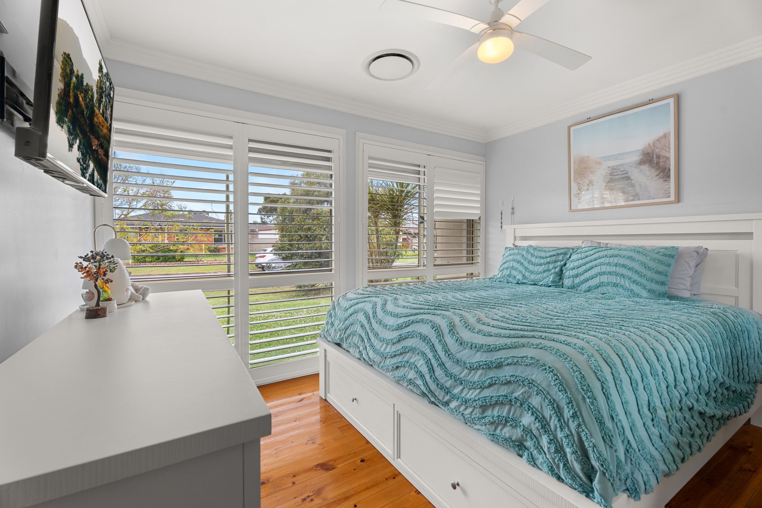 57 Warburton Crescent — photo 11 of 23