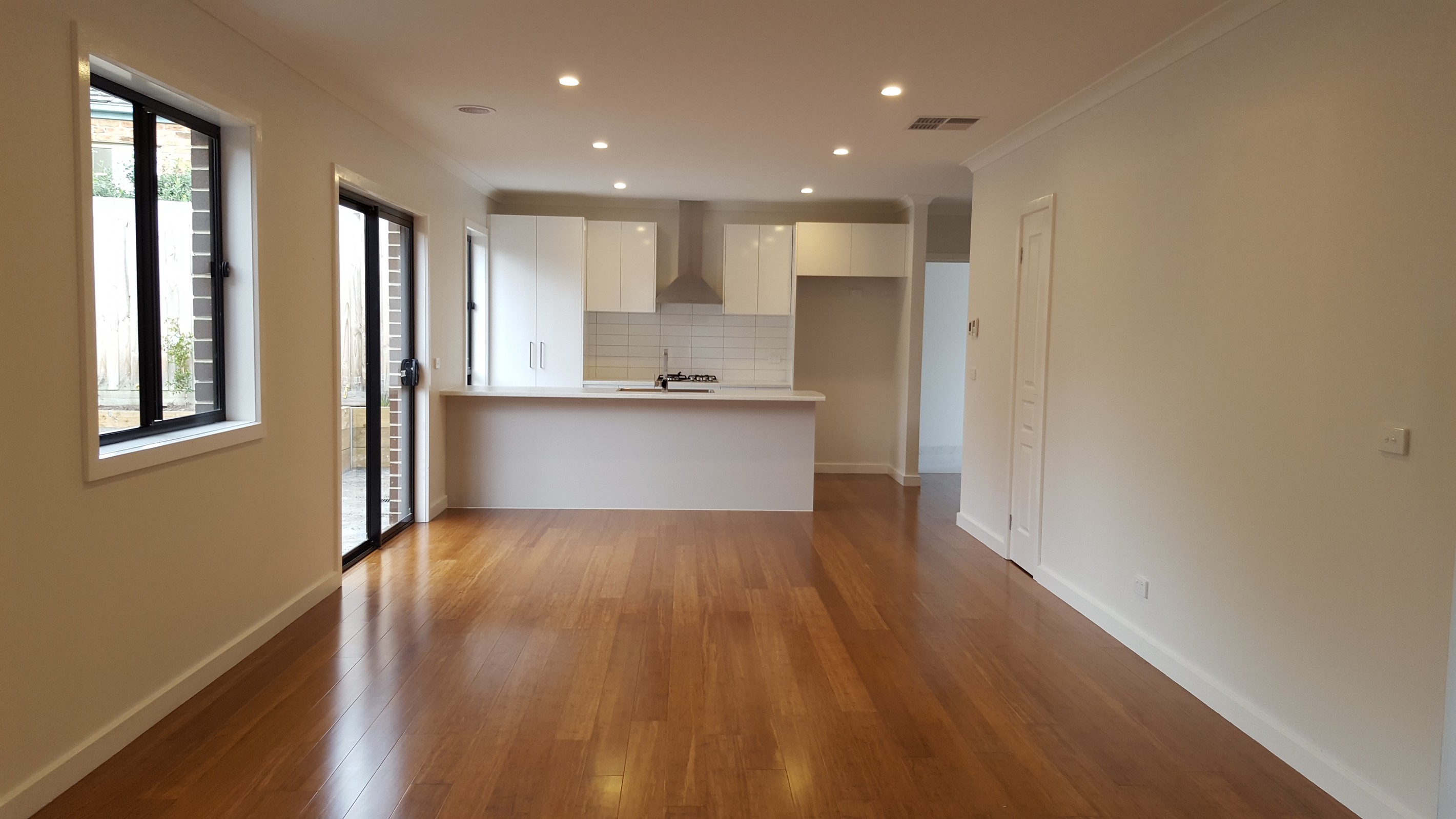 2/14 McGlynn Avenue, South Morang, VIC 3752