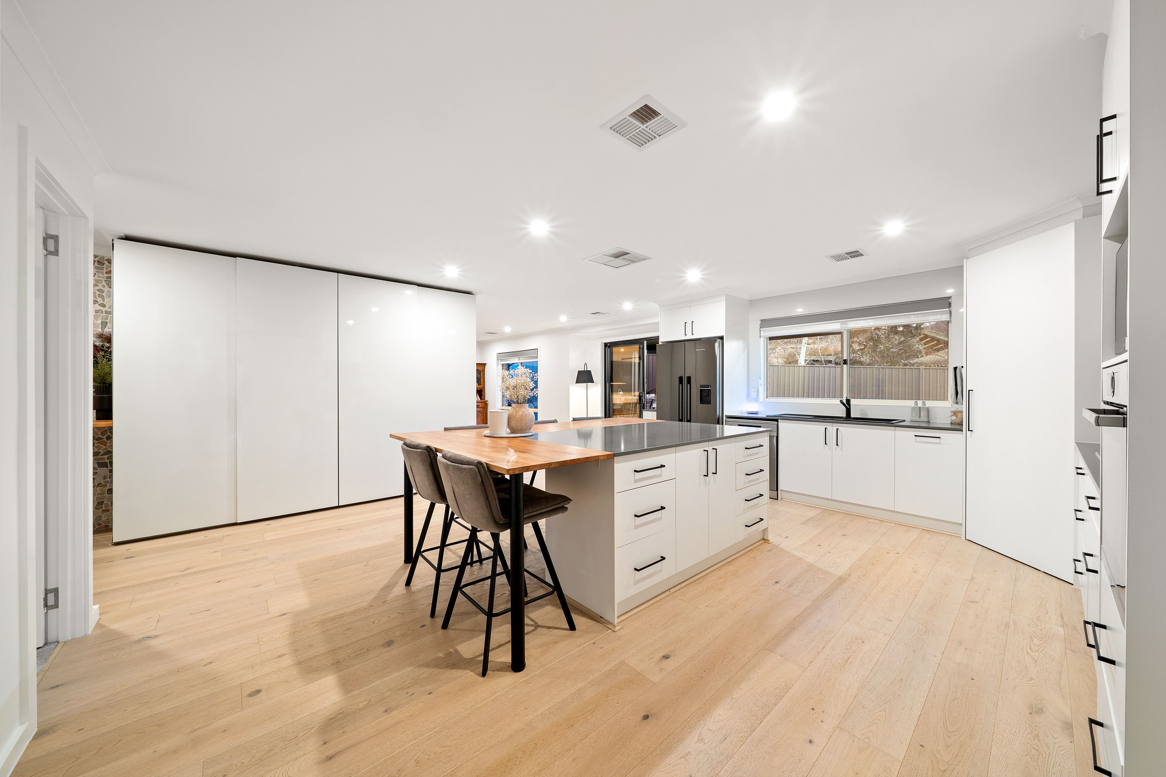2 Jane Sutherland Street — photo 7 of 26