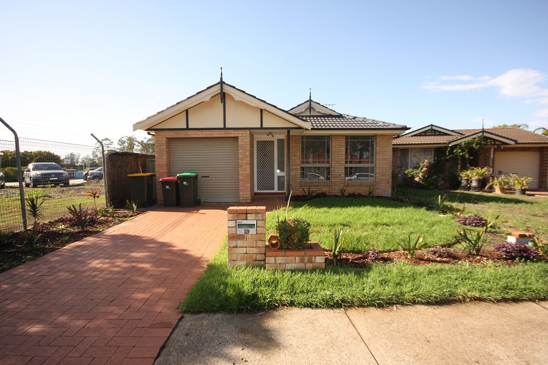 19 Cressbrook Drive, Wattle Grove, NSW 2173