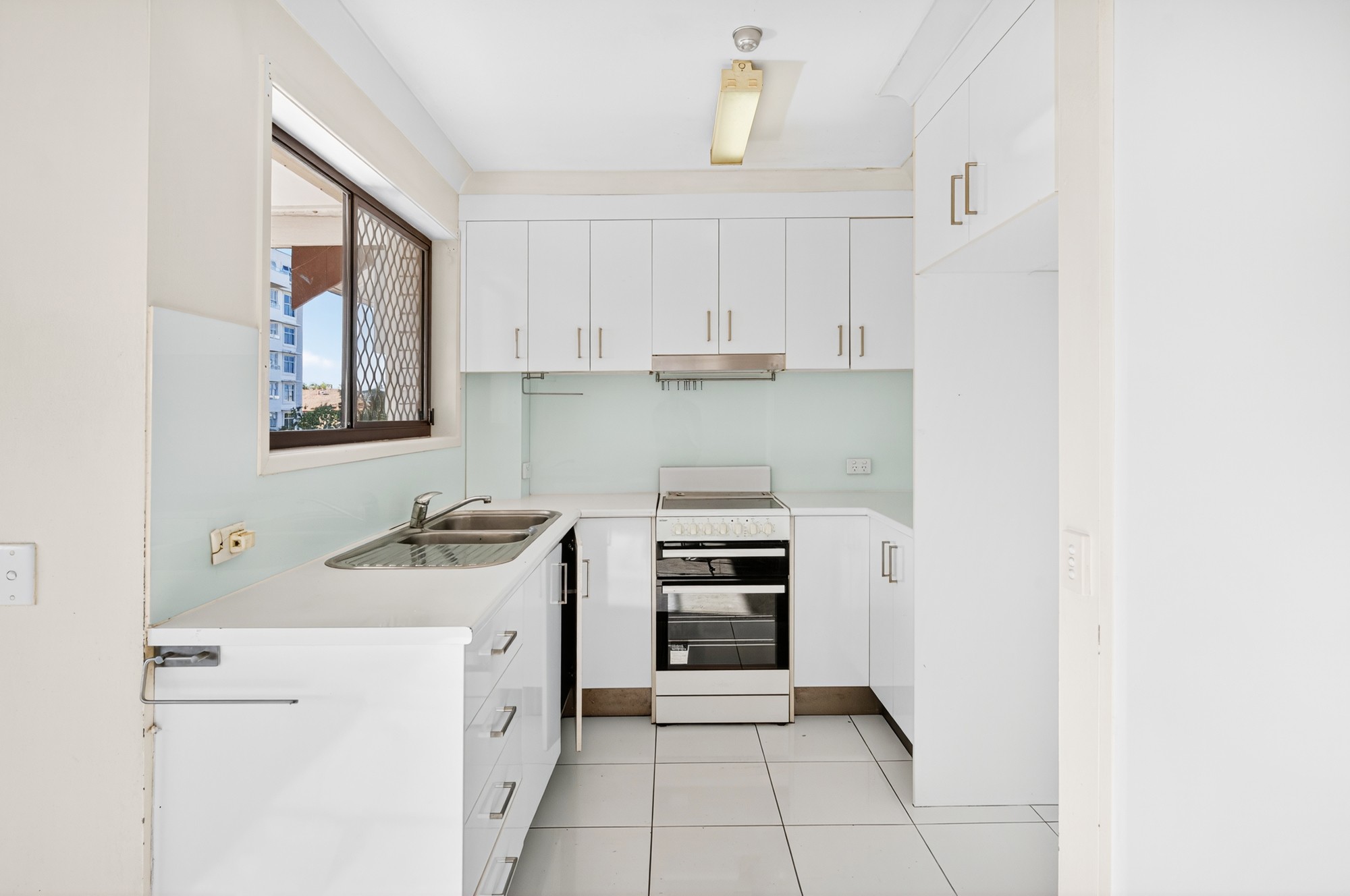 8/1 Waverley Street, Southport, QLD 4215