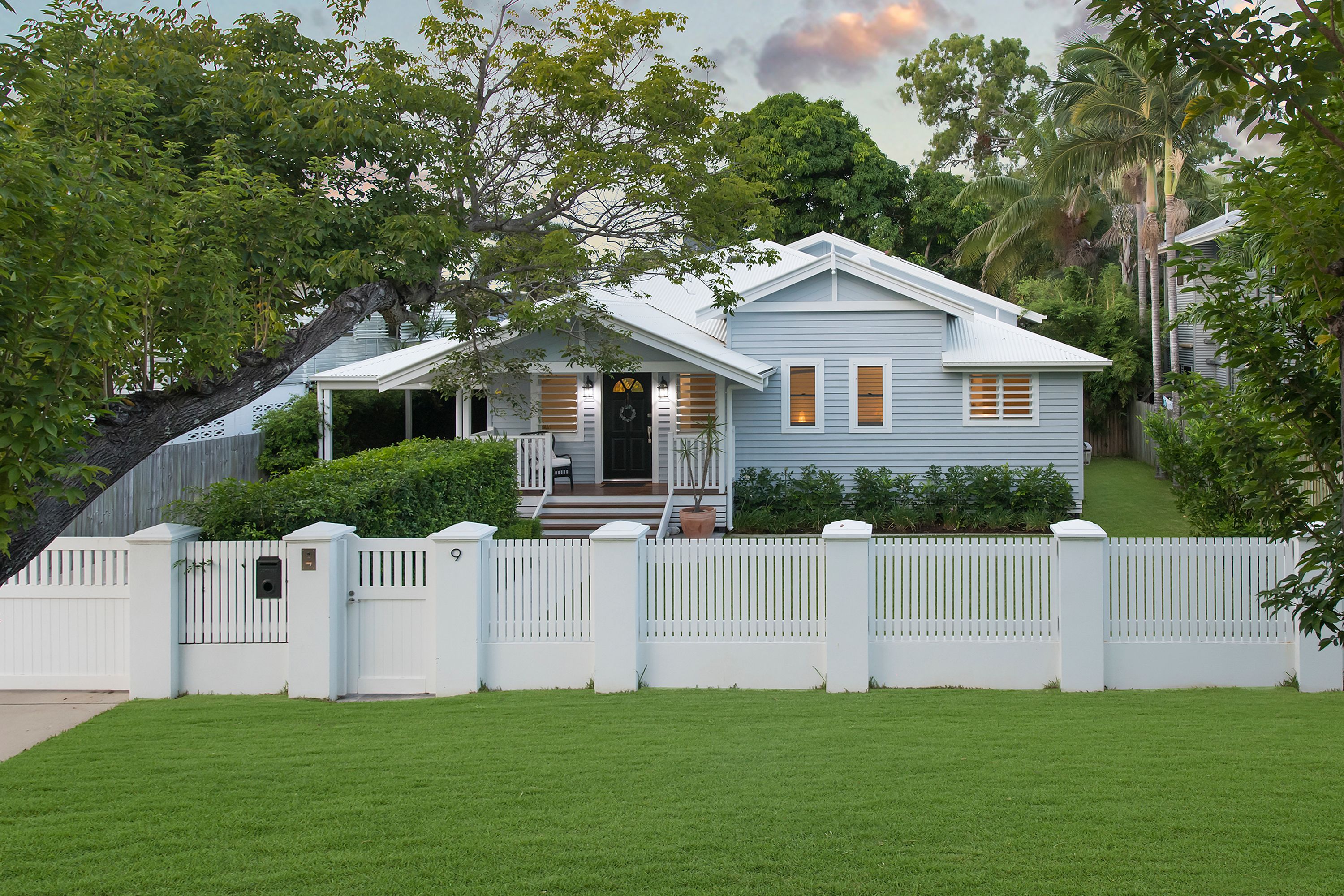 9 Princes Road, Hyde Park QLD 4812