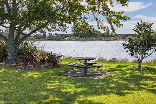 10 Lindoch Avenue photo 3