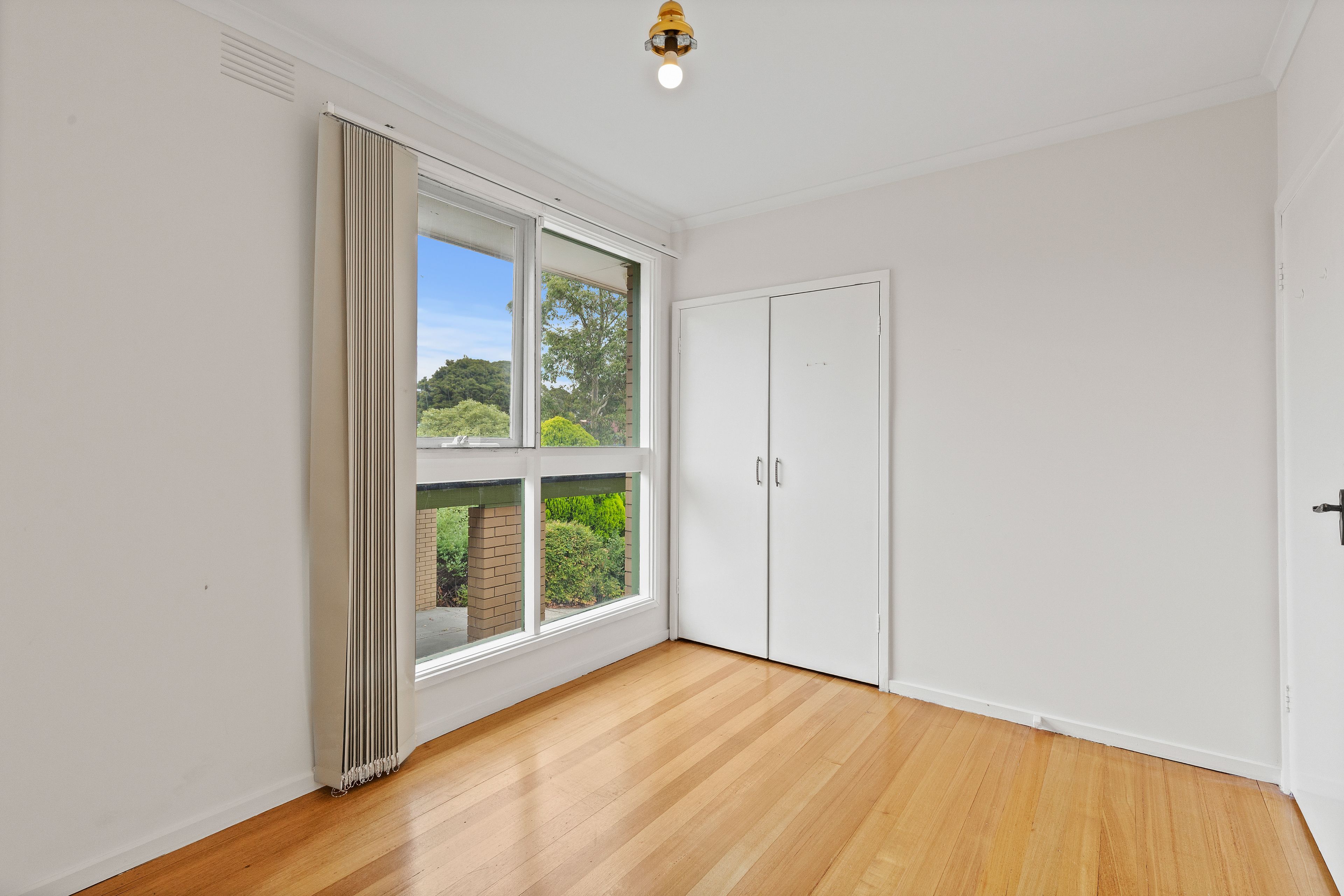 7 Woodleigh Crescent — photo 8 of 12