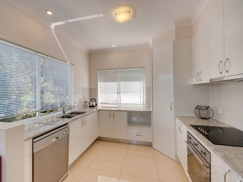 36 Caratel Street, Stafford Heights, QLD 4053