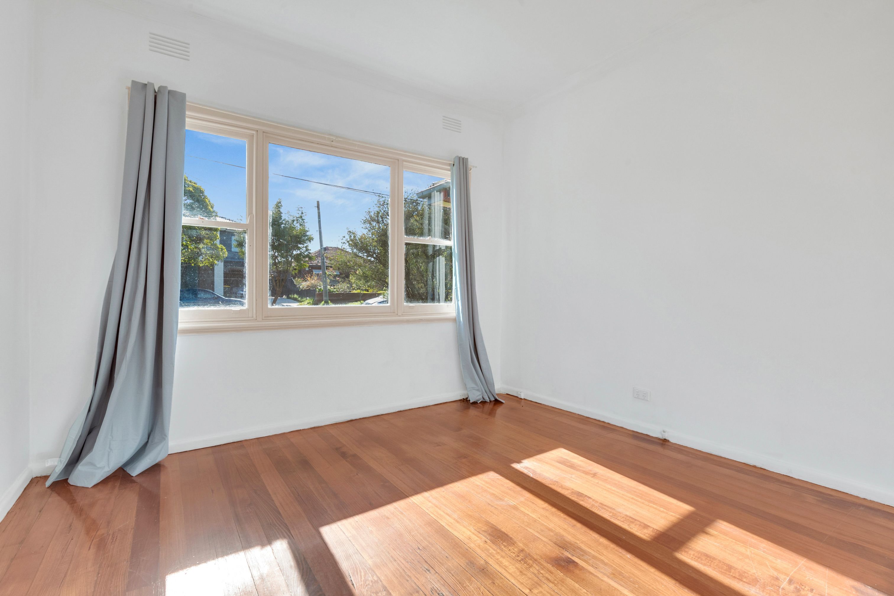 11 Clunes Street, Kingsbury, VIC 3083