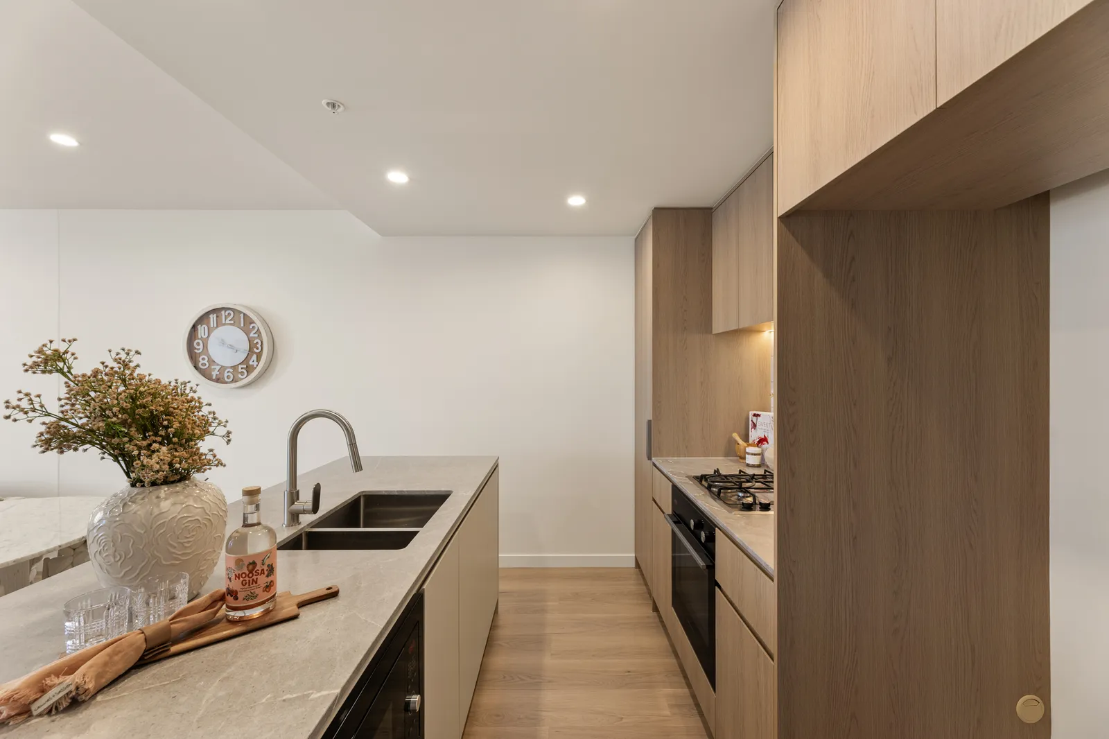 808/33 Railway Terrace, Milton