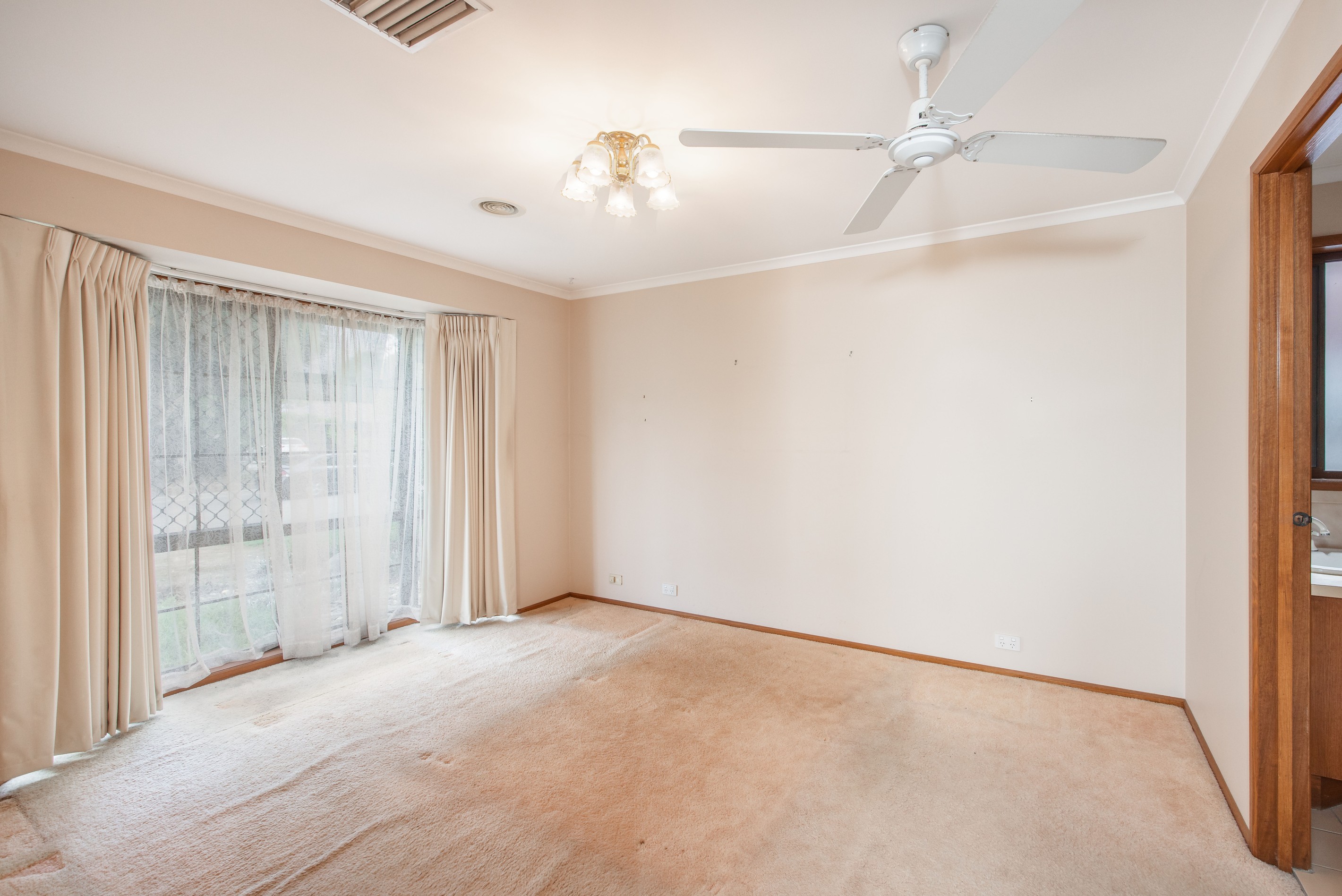 16 Benn Crescent, West Albury, NSW 2640