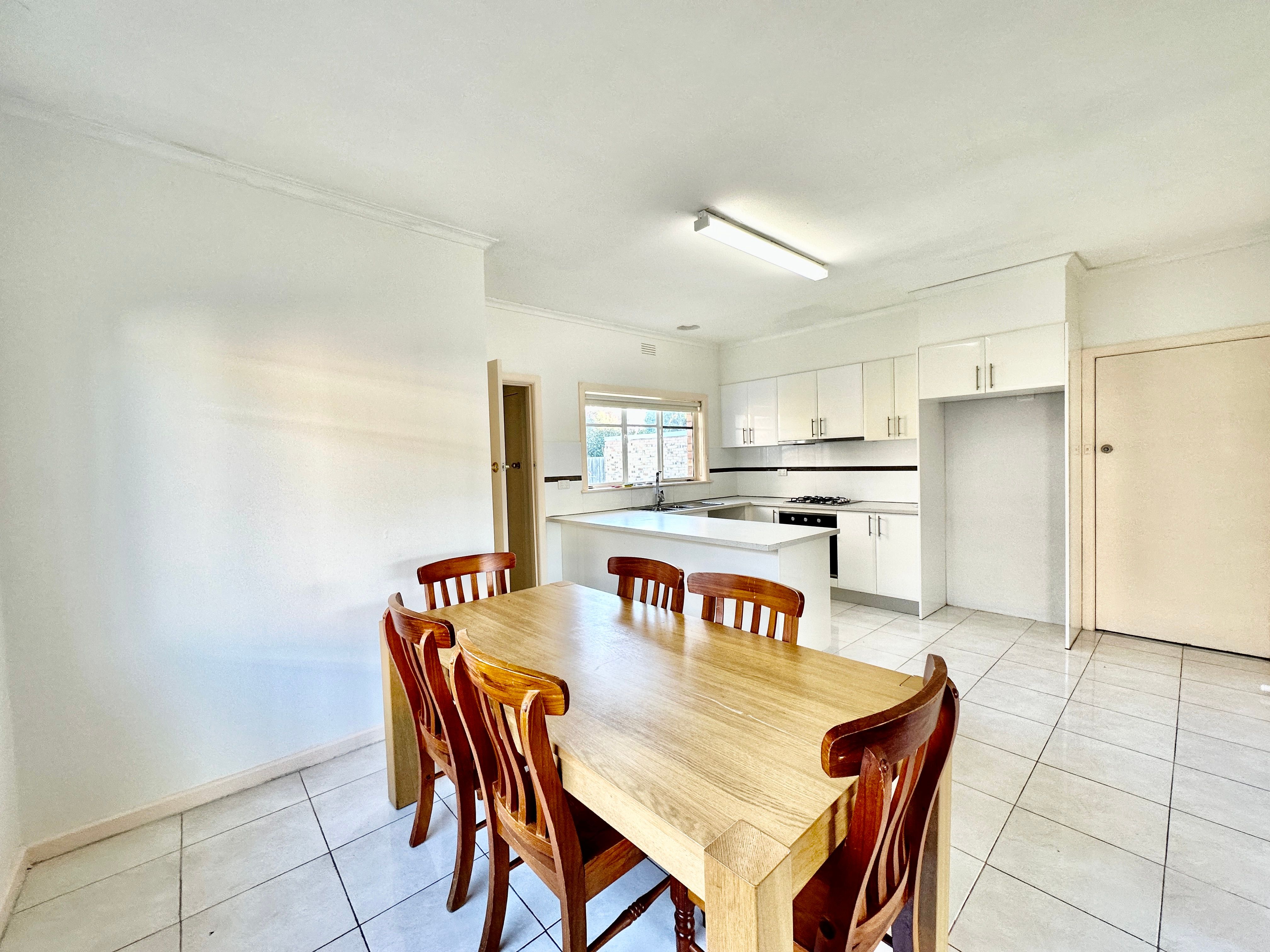 802 Centre Road — photo 4 of 10