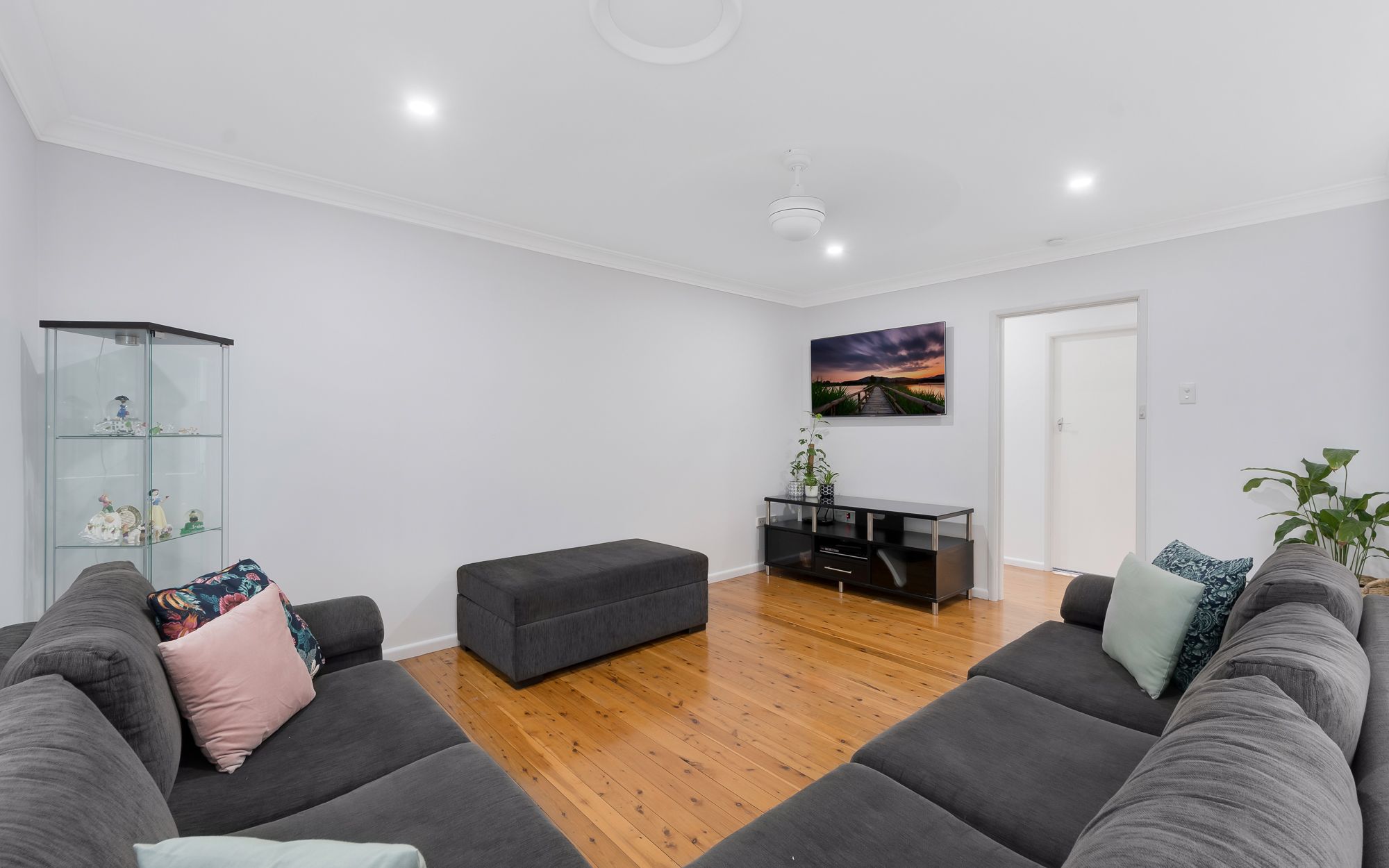 98 Macquarie Avenue, Campbelltown, NSW 2560
