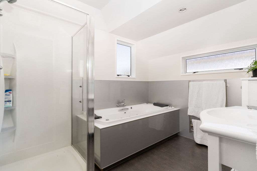 82A Withells Road photo 27