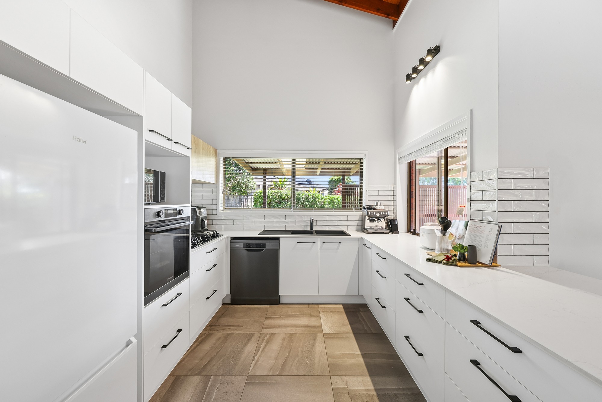 5 Beecroft Place, Robina, QLD 4226